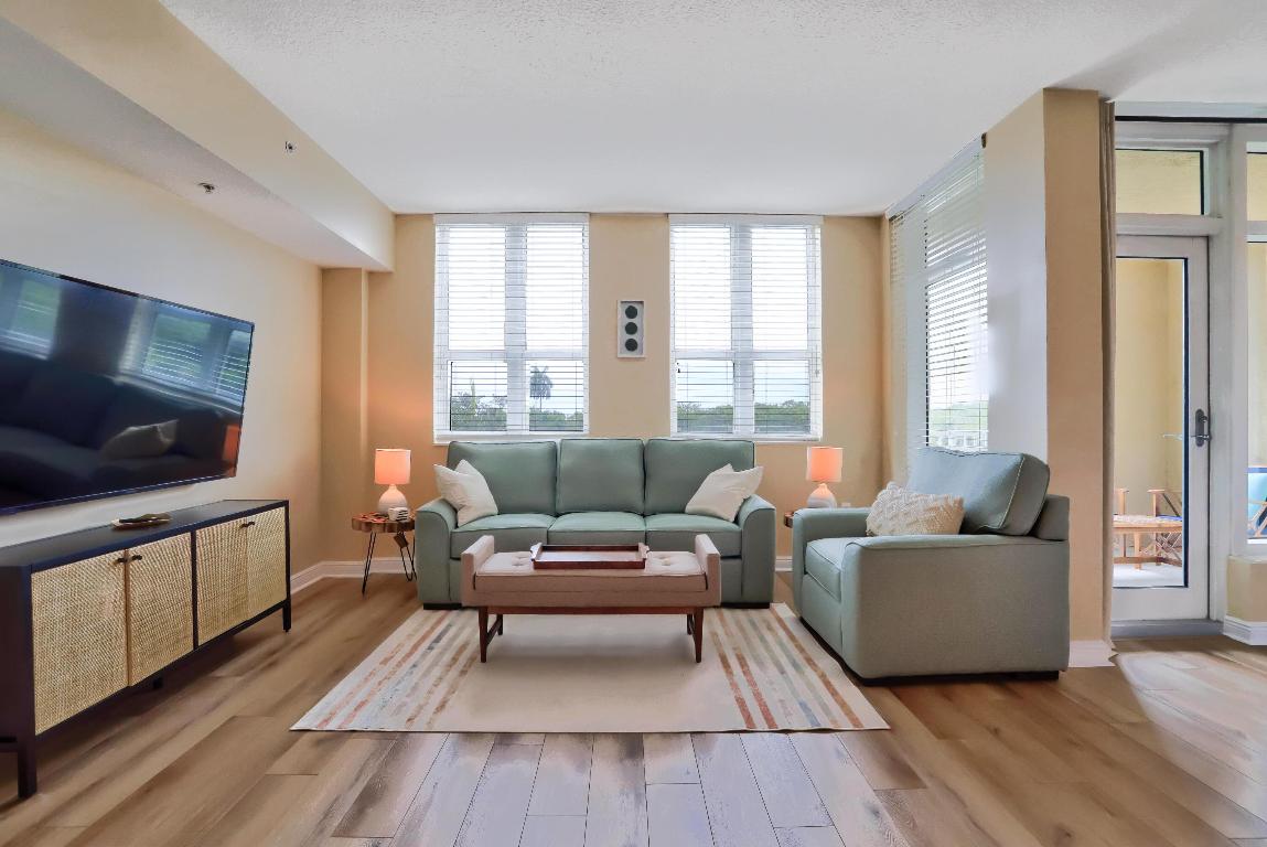 400 N Federal Highway 308n