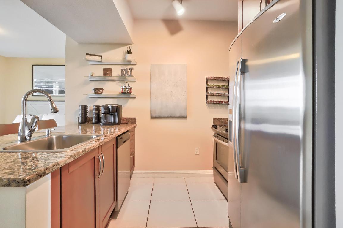 400 N Federal Highway 308n