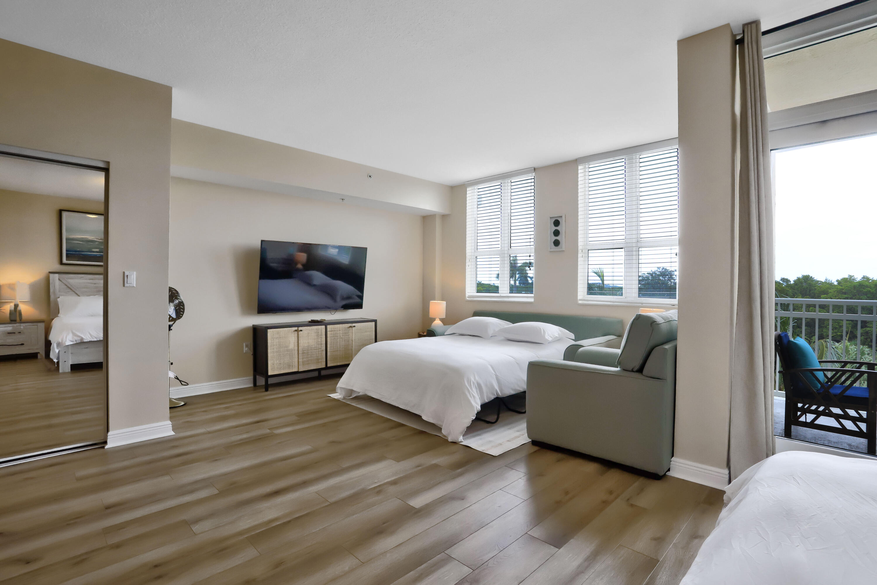 400 N Federal Highway 308n