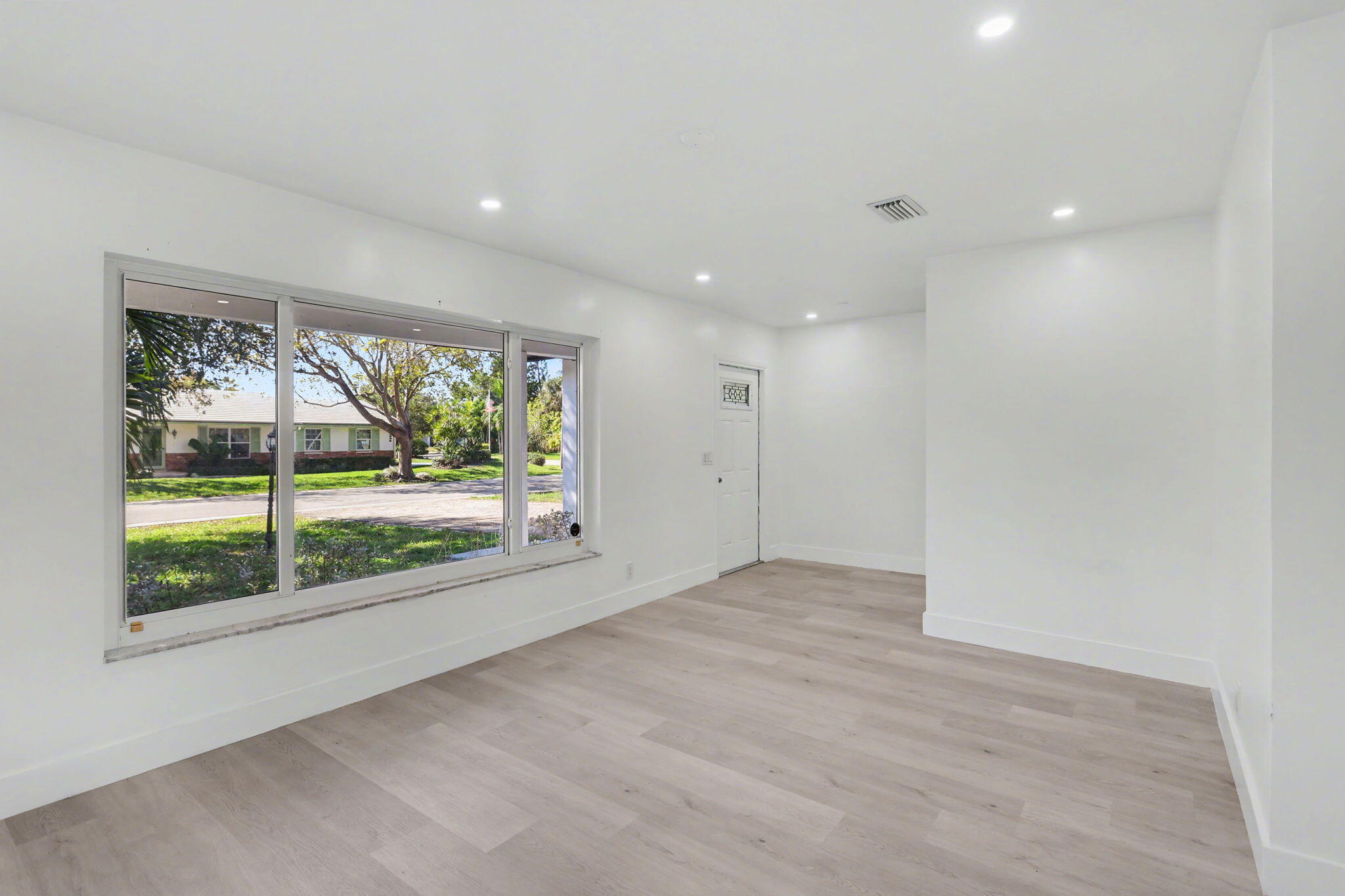 4005 NW 76th Avenue