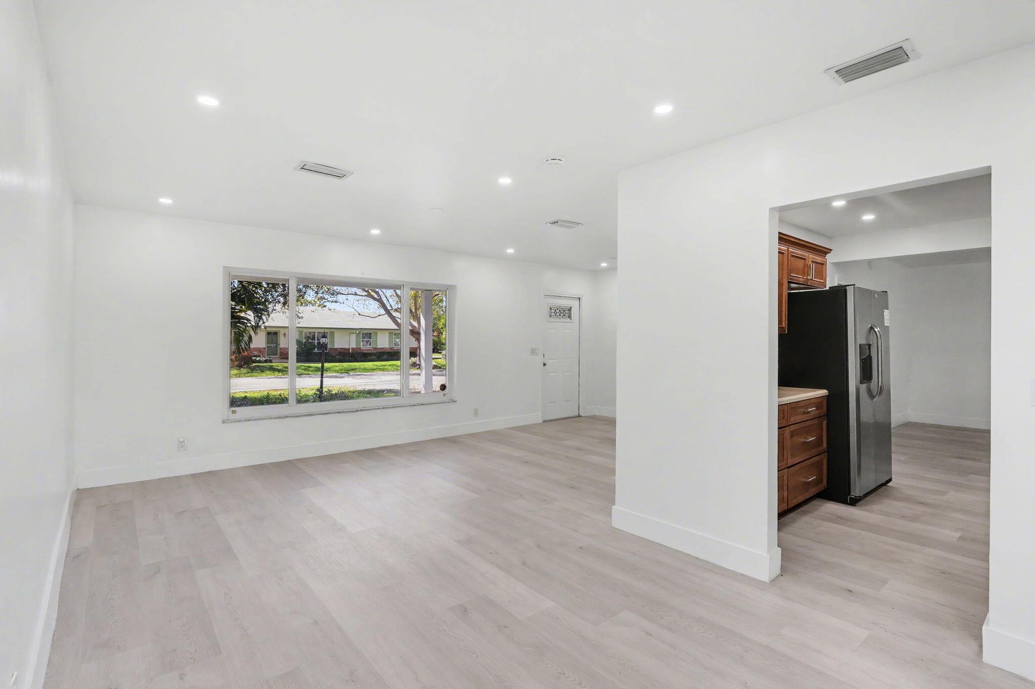 4005 NW 76th Avenue
