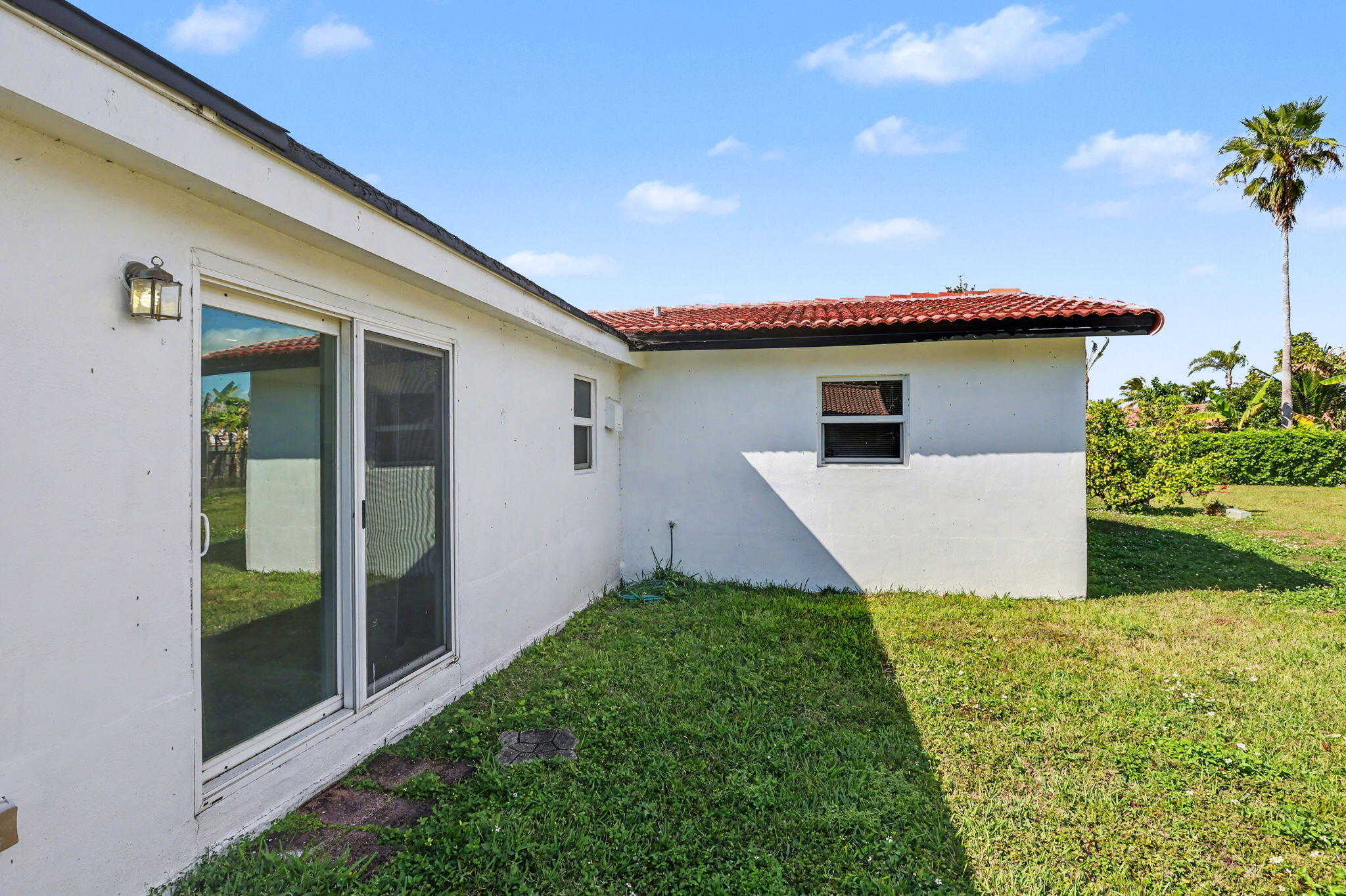 4005 NW 76th Avenue