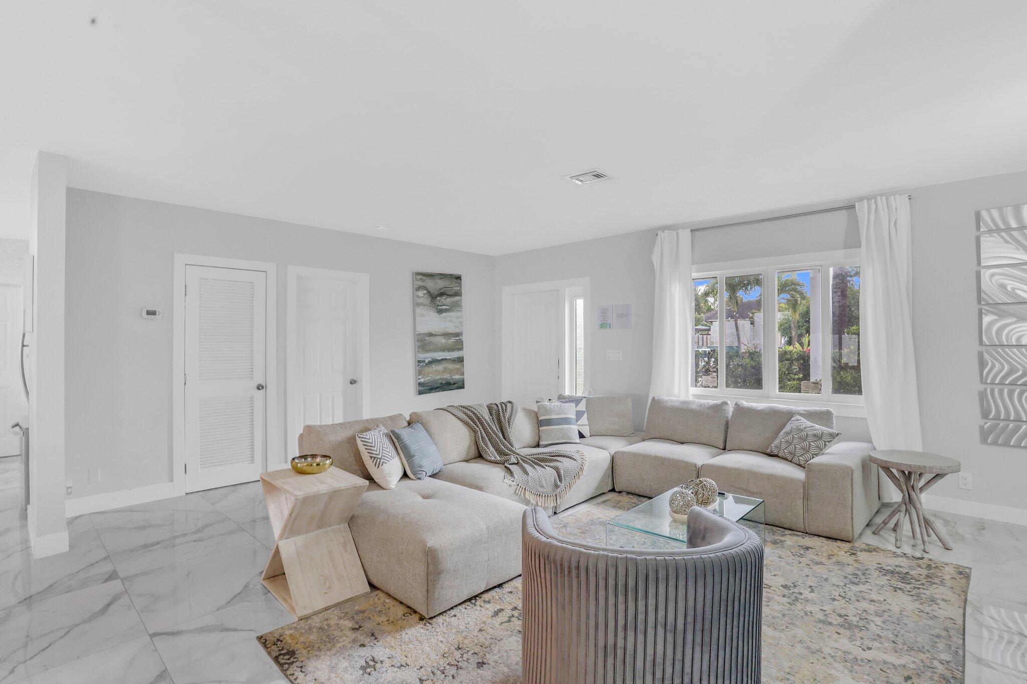 3025 Center Avenue