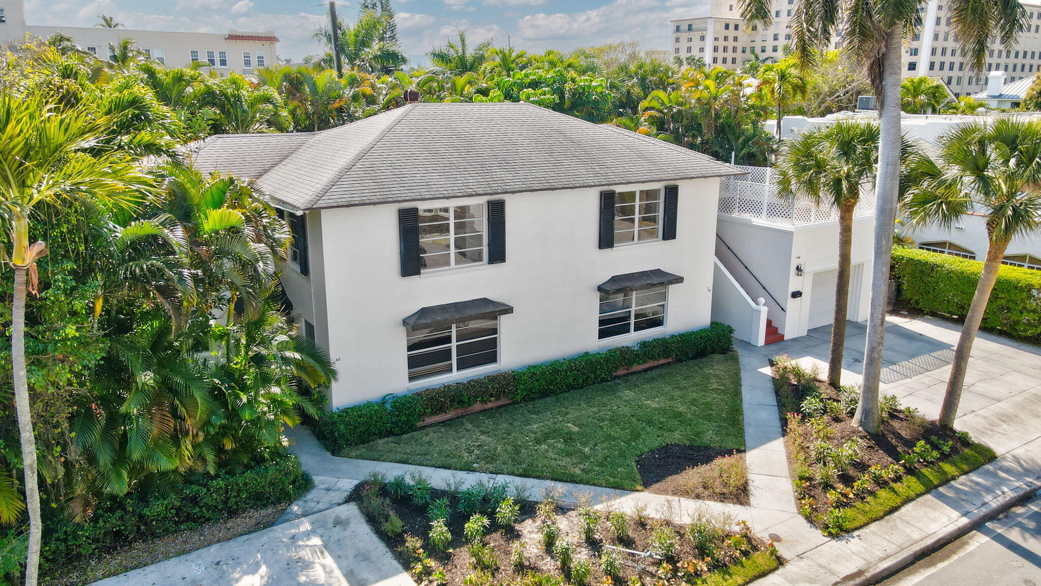 240 Oleander Avenue