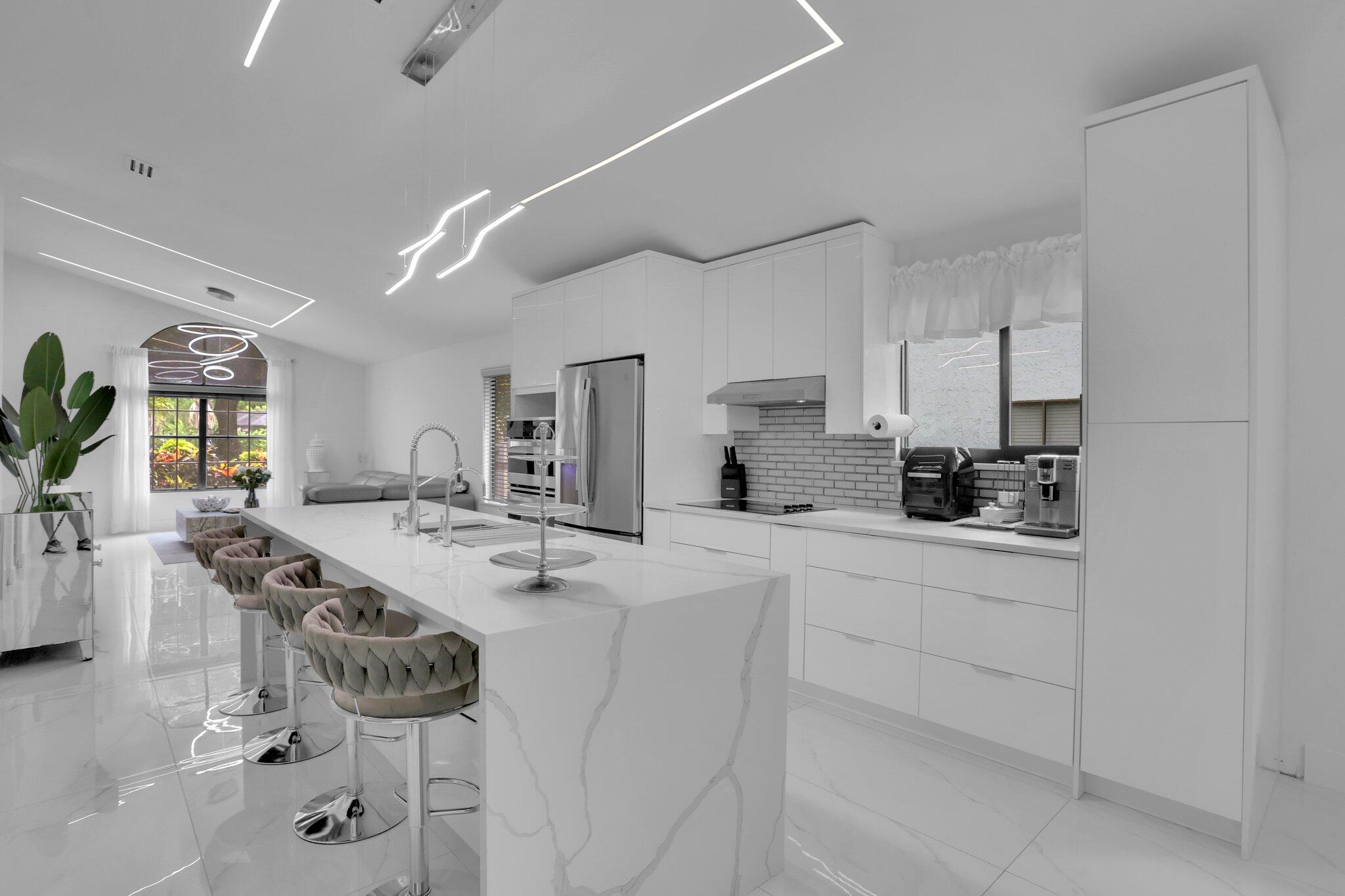 469 NW 38th Avenue
