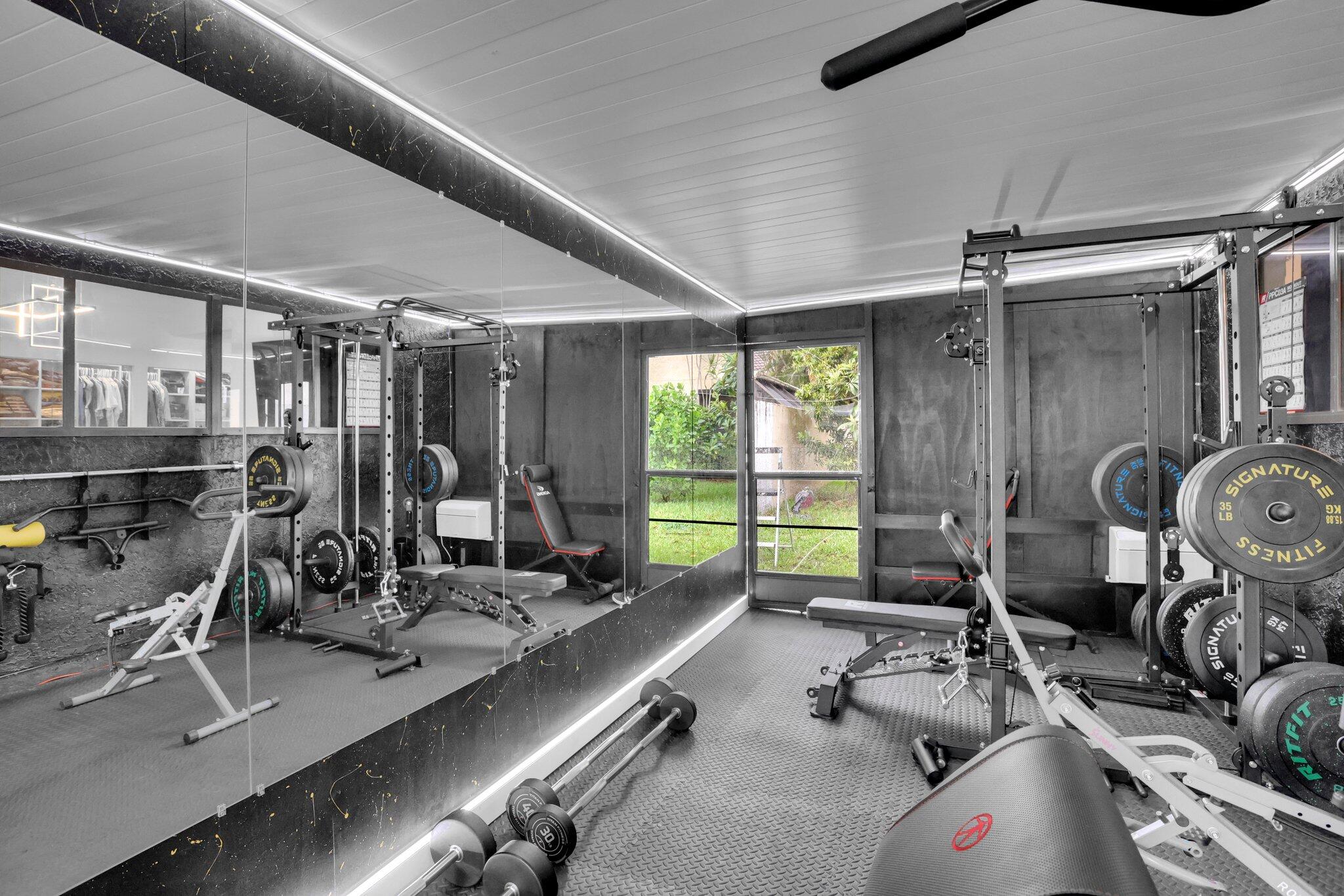 469 NW 38th Avenue