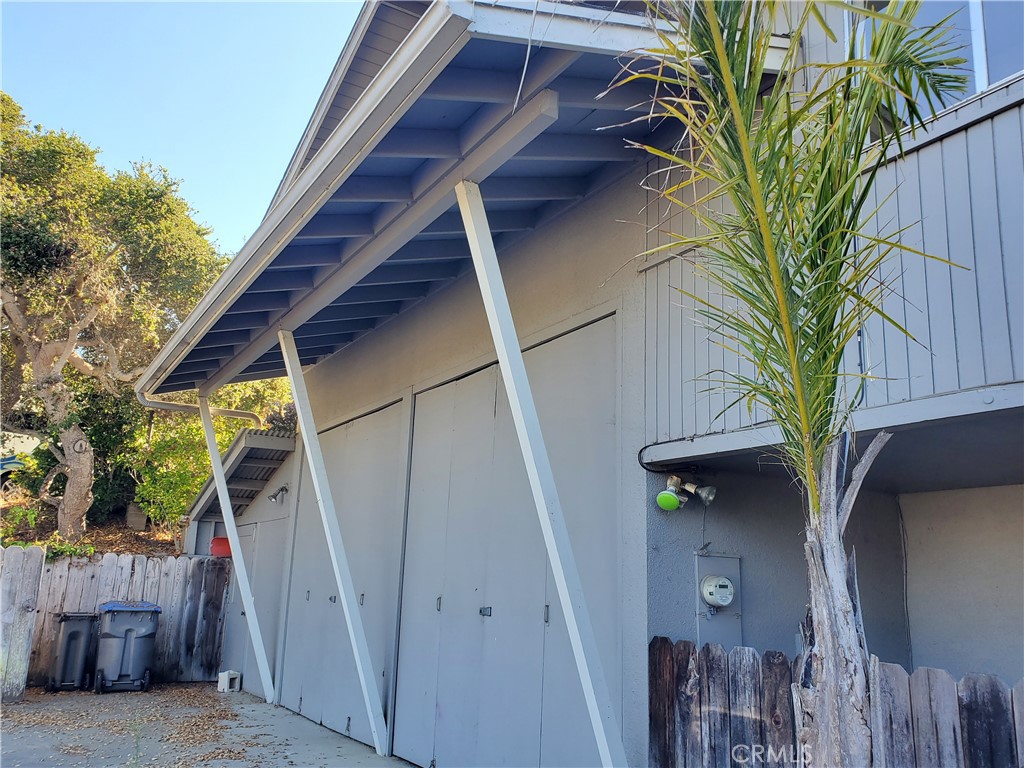 999 Santa Ysabel Avenue