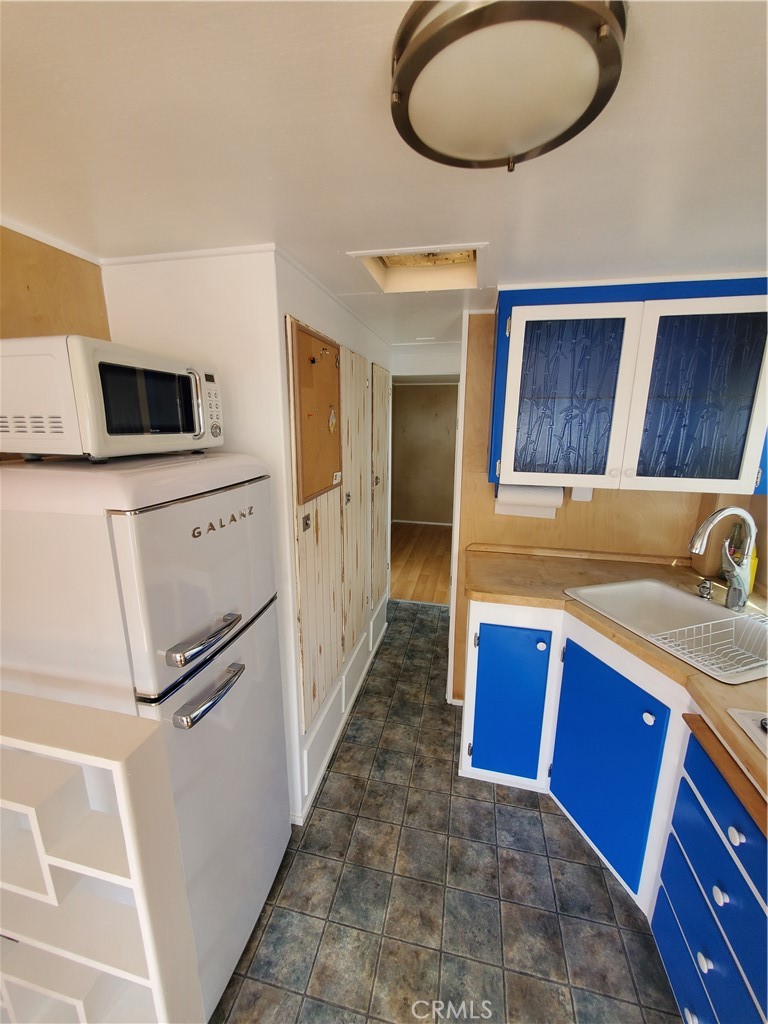 233 Surf Street 3