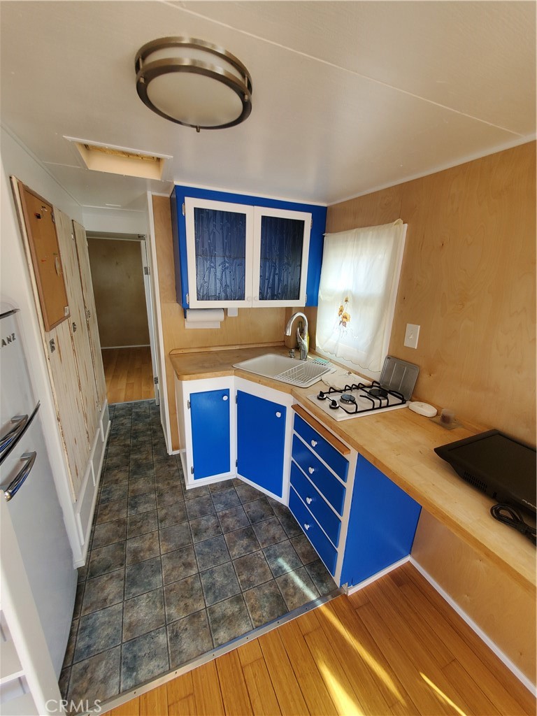 233 Surf Street 3