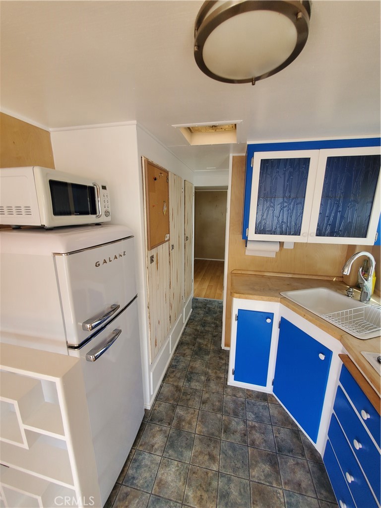 233 Surf Street 3