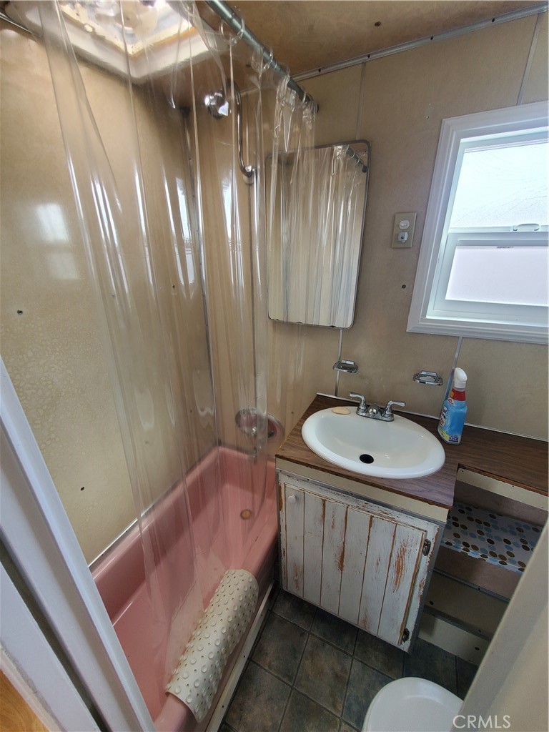 233 Surf Street 3