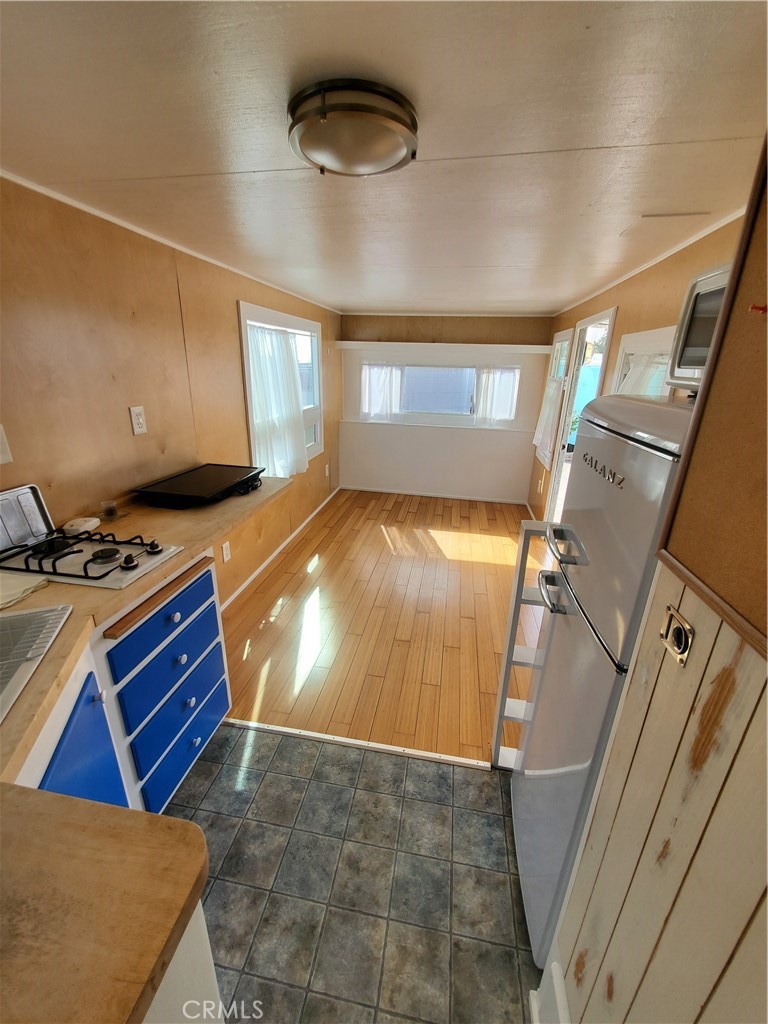 233 Surf Street 3