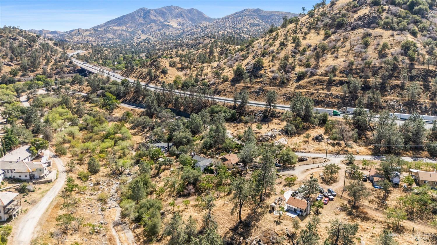 29972 Woodford Tehachapi Road