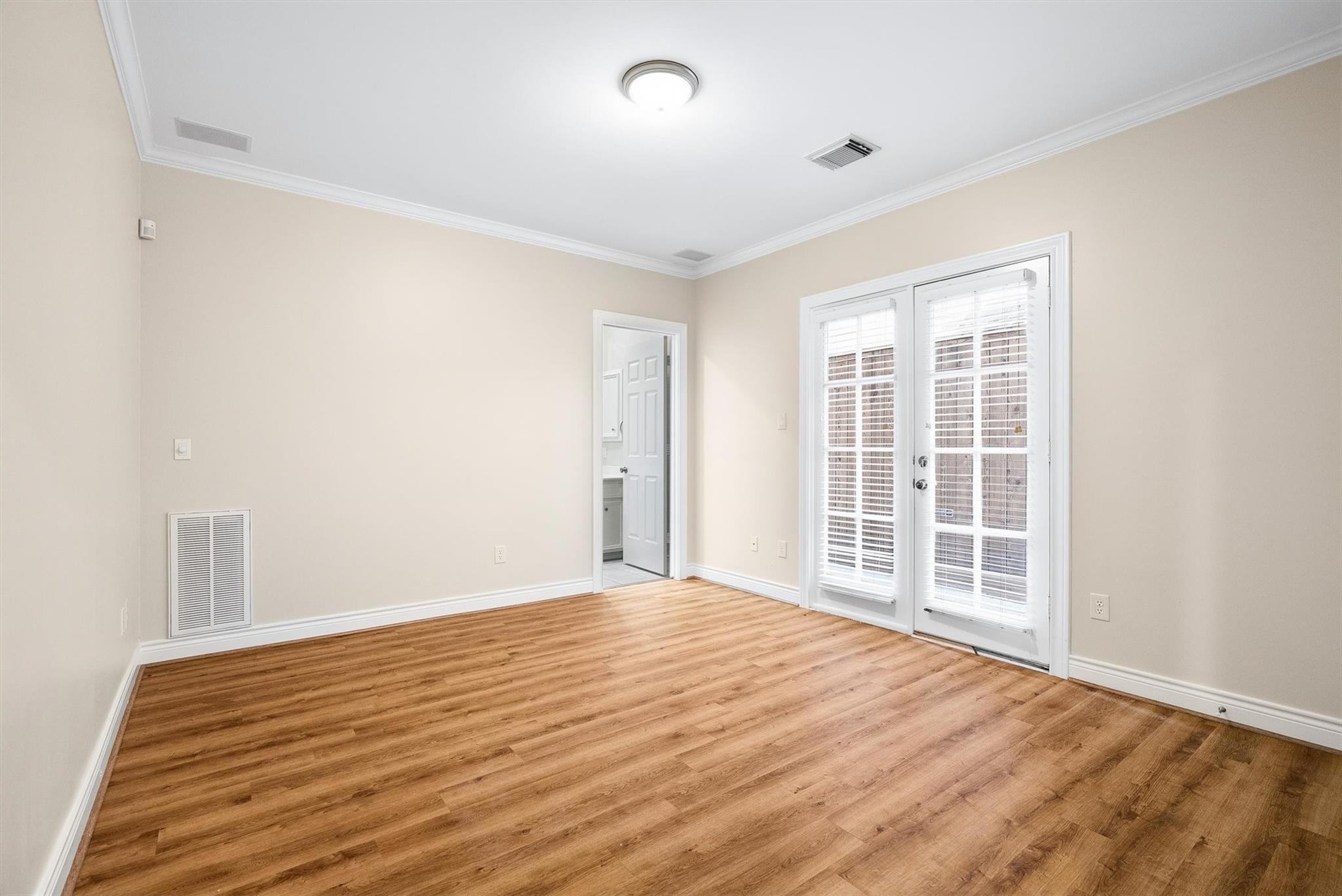 118 Oak Place Drive