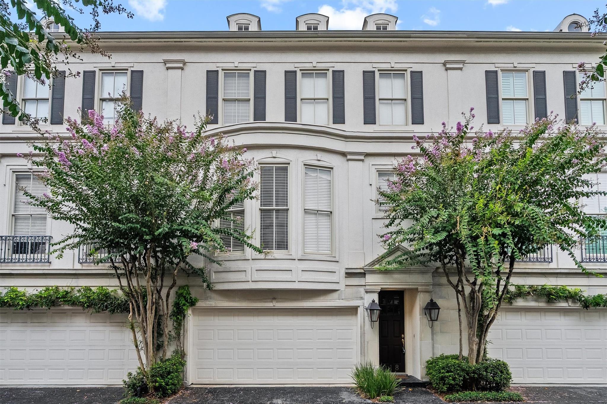 118 Oak Place Drive