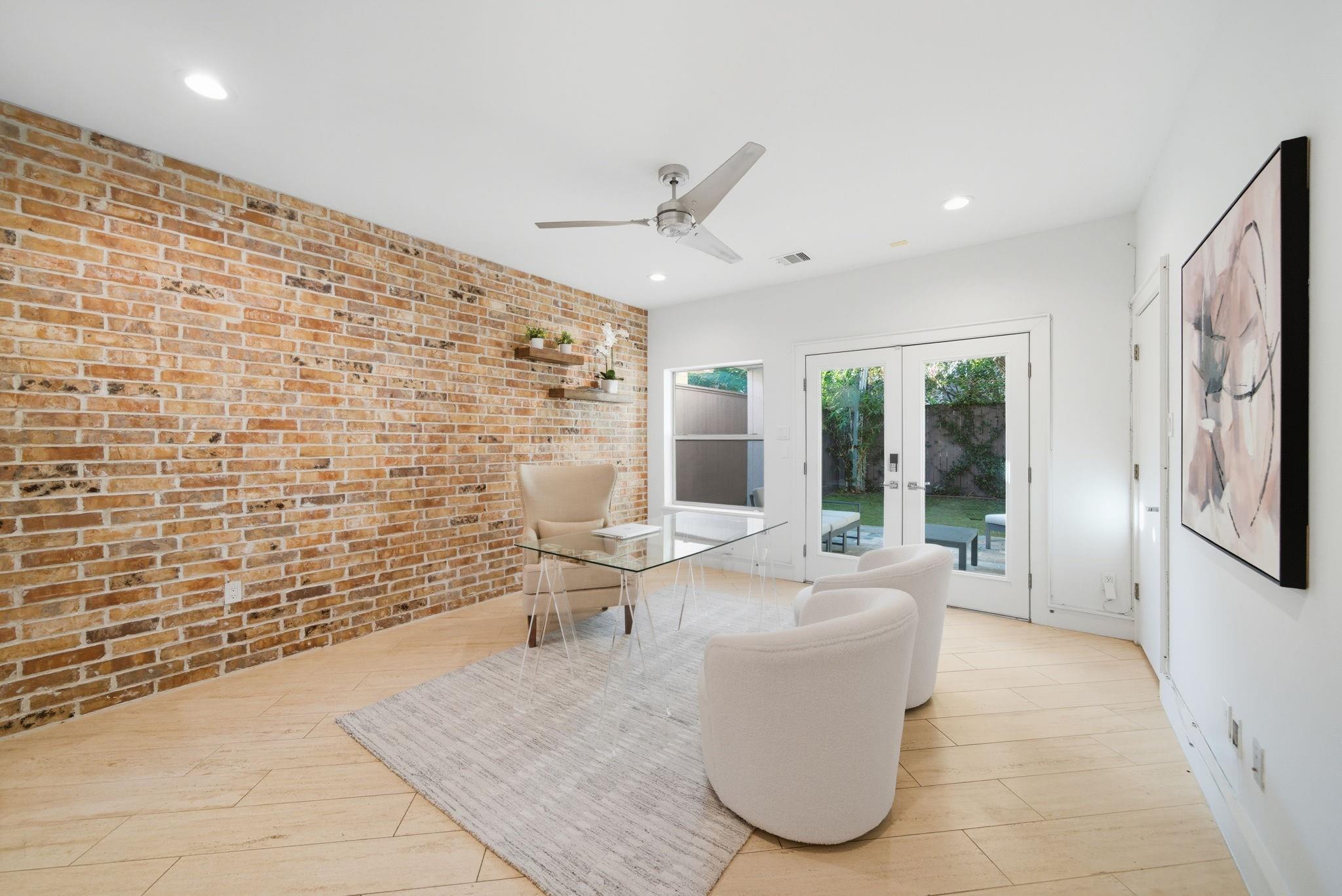 407 W Polk Street