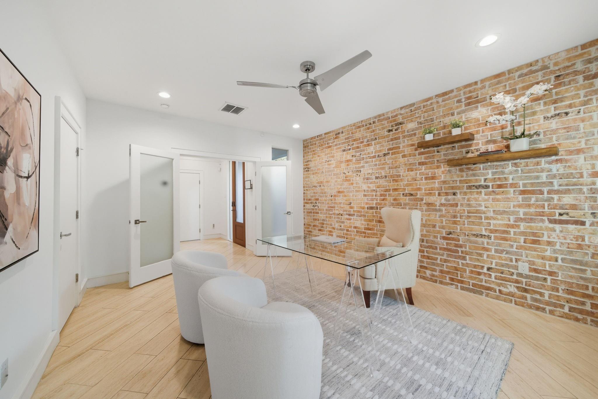 407 W Polk Street