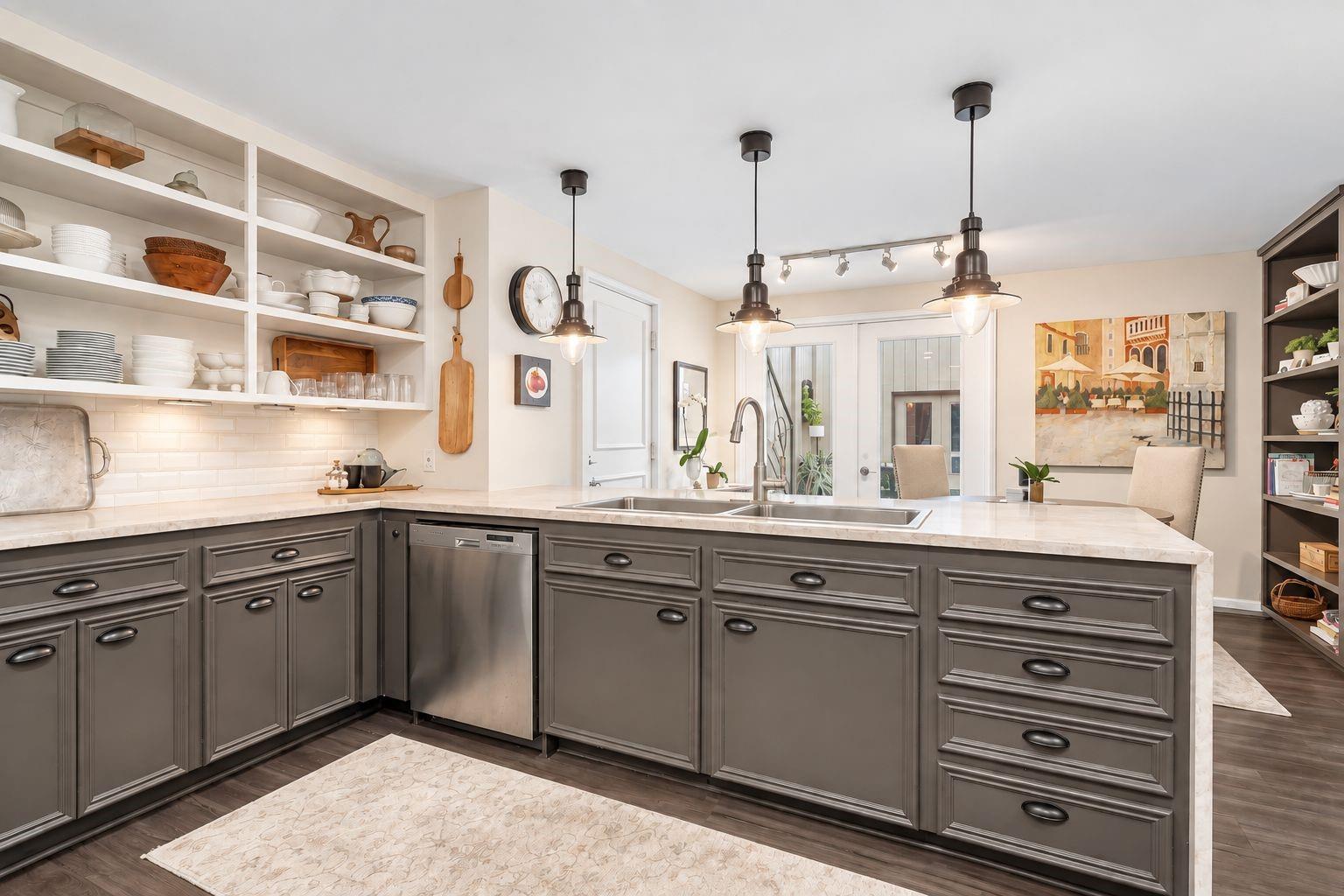 5000 Longmont Drive # 15