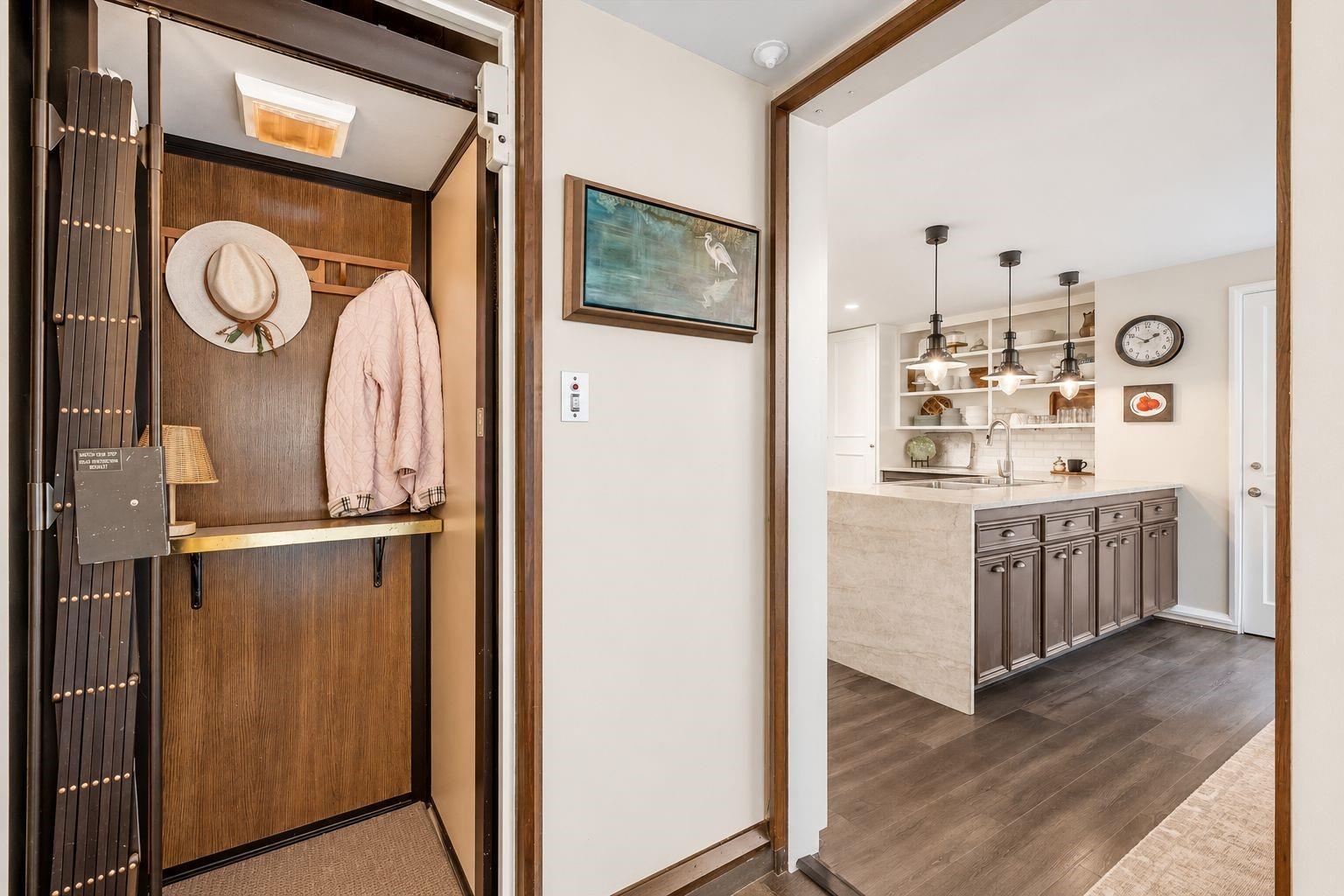 5000 Longmont Drive # 15
