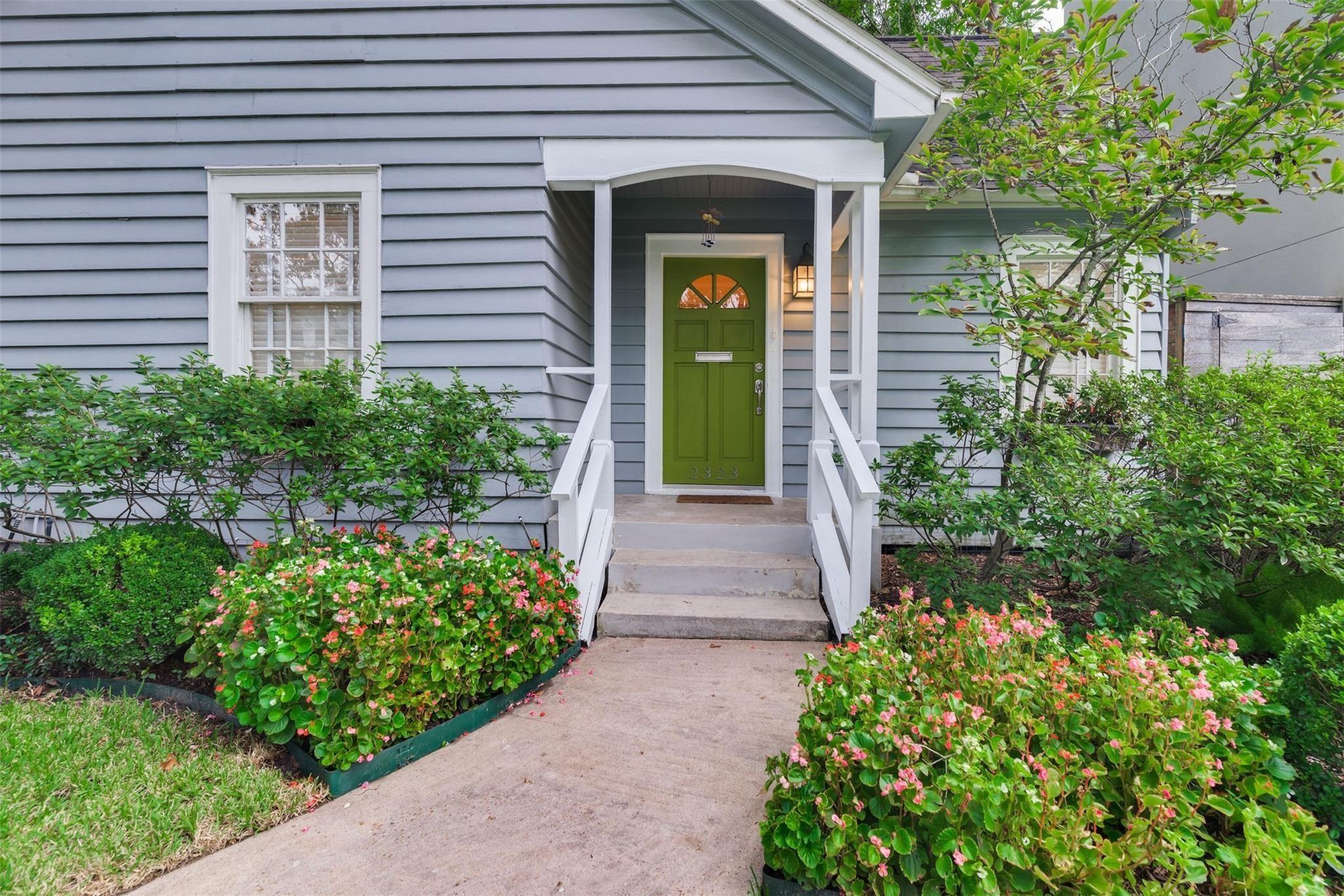 2323 Bartlett Street