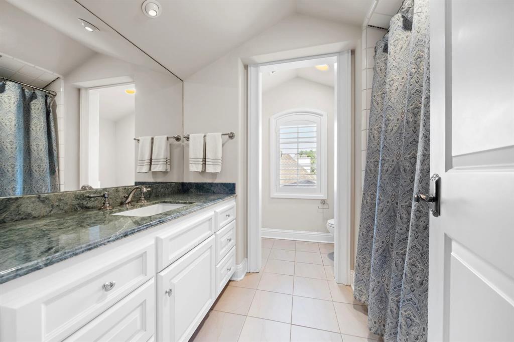 3806 Meadow Lake Lane