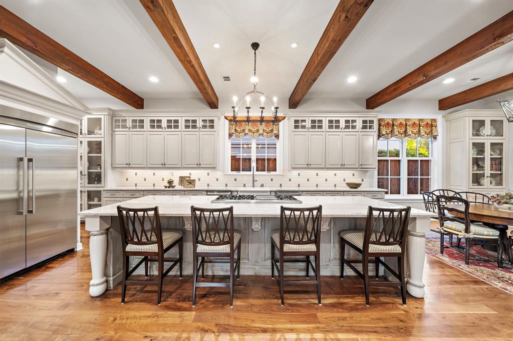 3806 Meadow Lake Lane