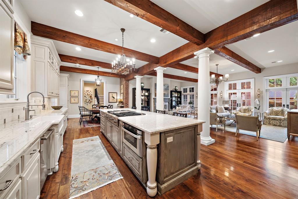 3806 Meadow Lake Lane