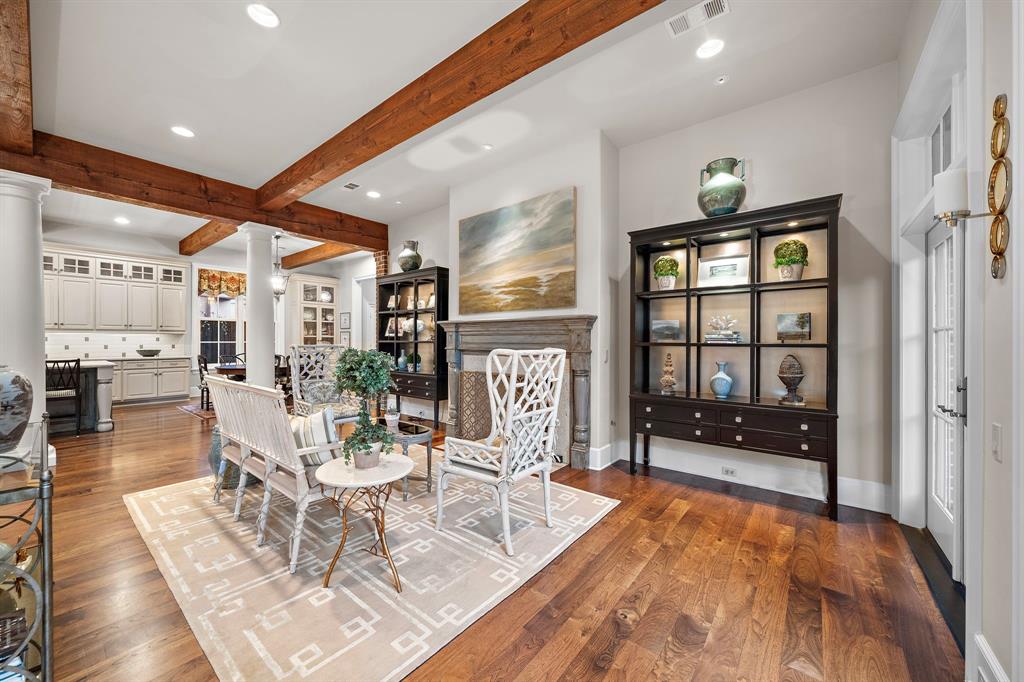 3806 Meadow Lake Lane