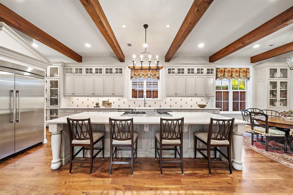 3806 Meadow Lake Lane