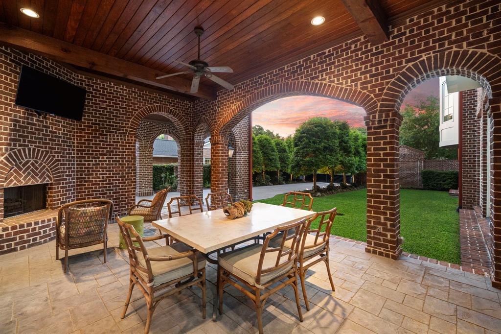 3806 Meadow Lake Lane