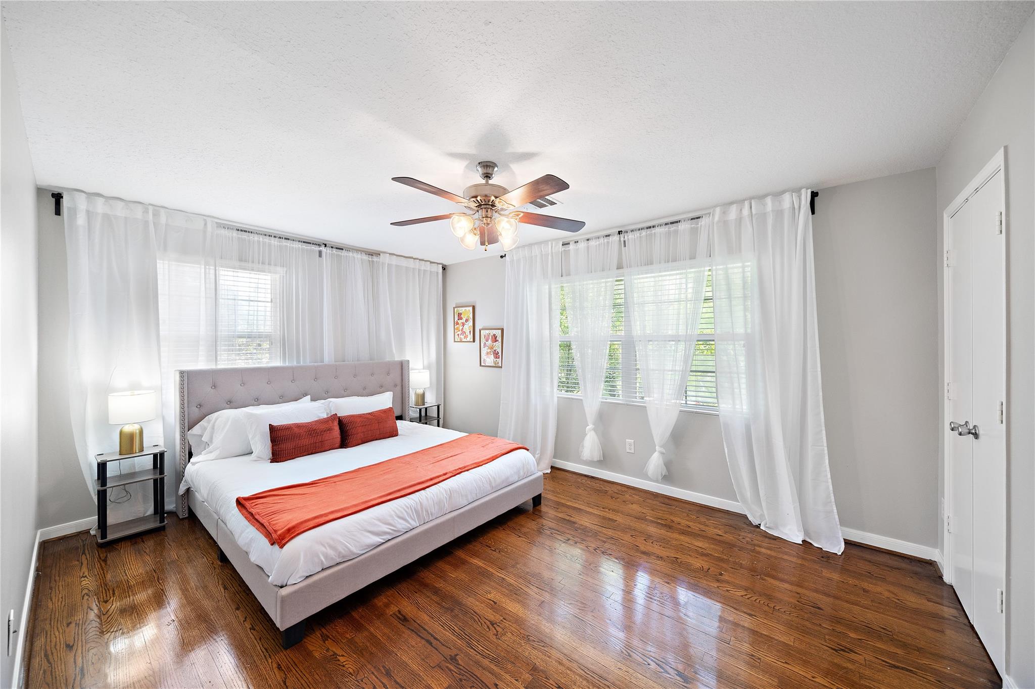 3237 Rosedale Street