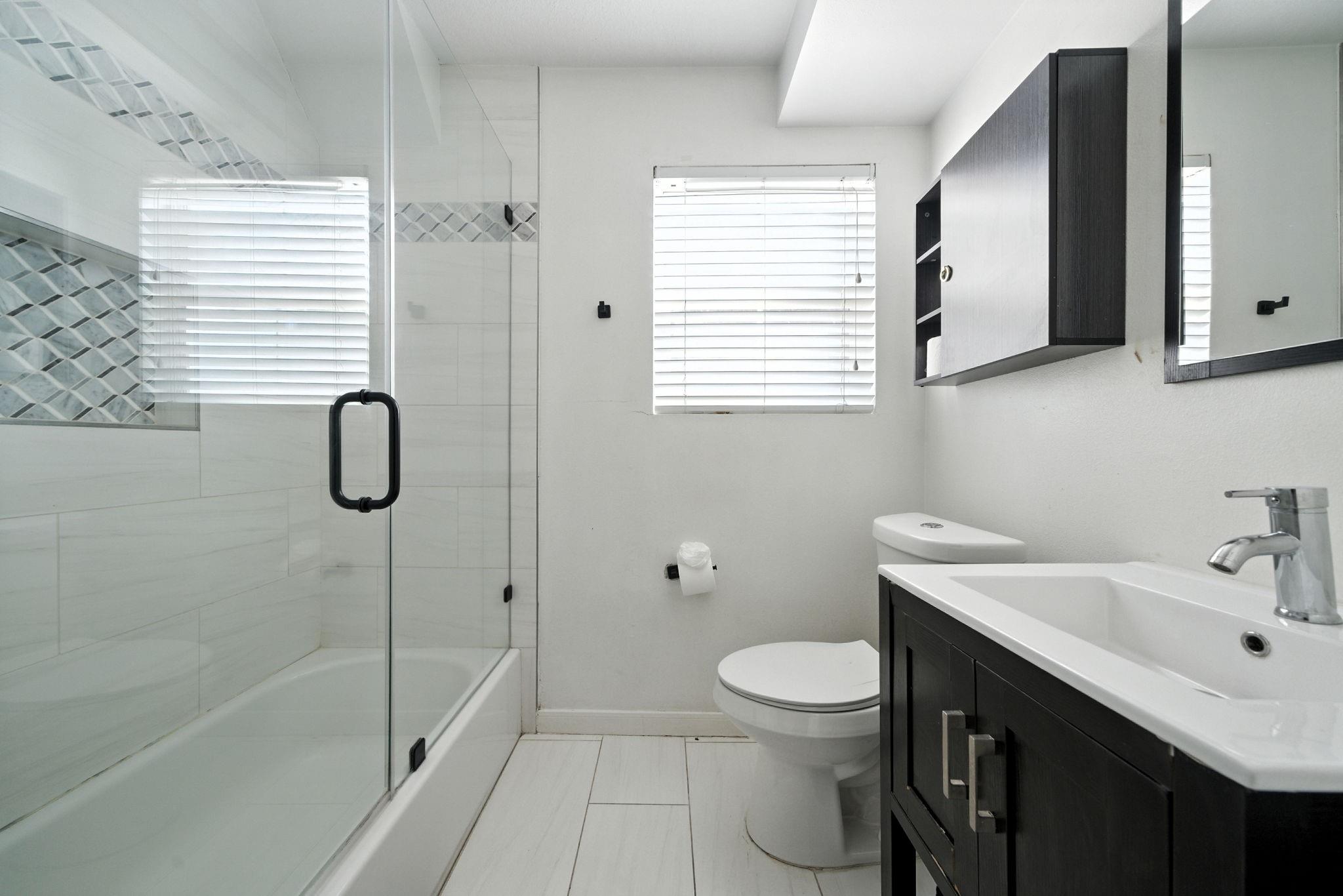 3237 Rosedale Street