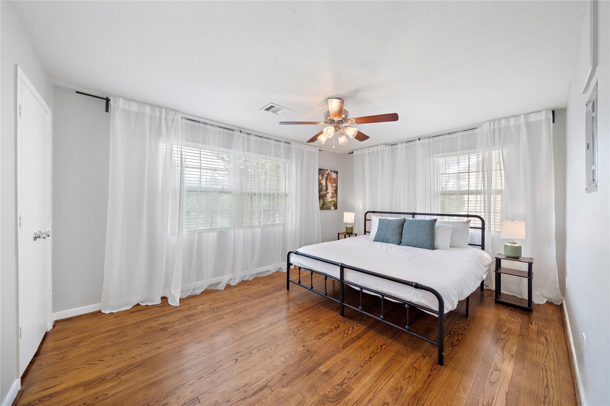 3237 Rosedale Street