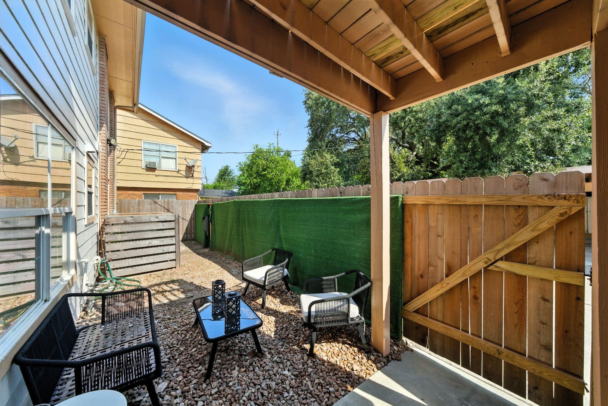 3237 Rosedale Street