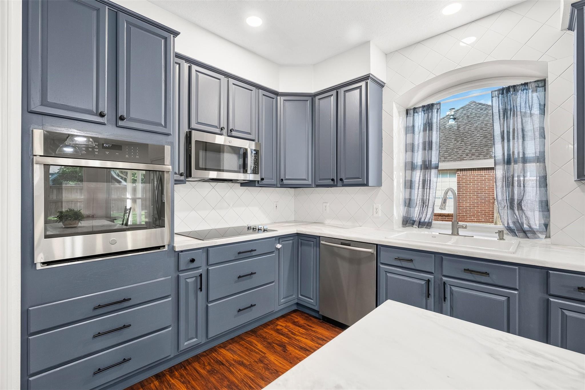12406 Arrondi Circle
