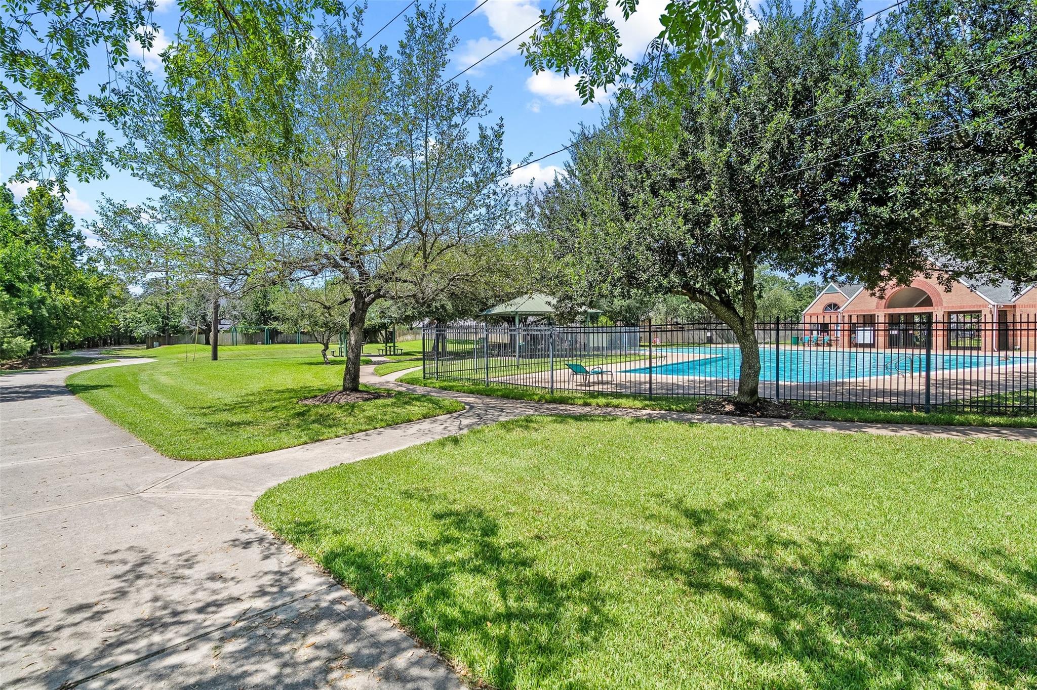12406 Arrondi Circle