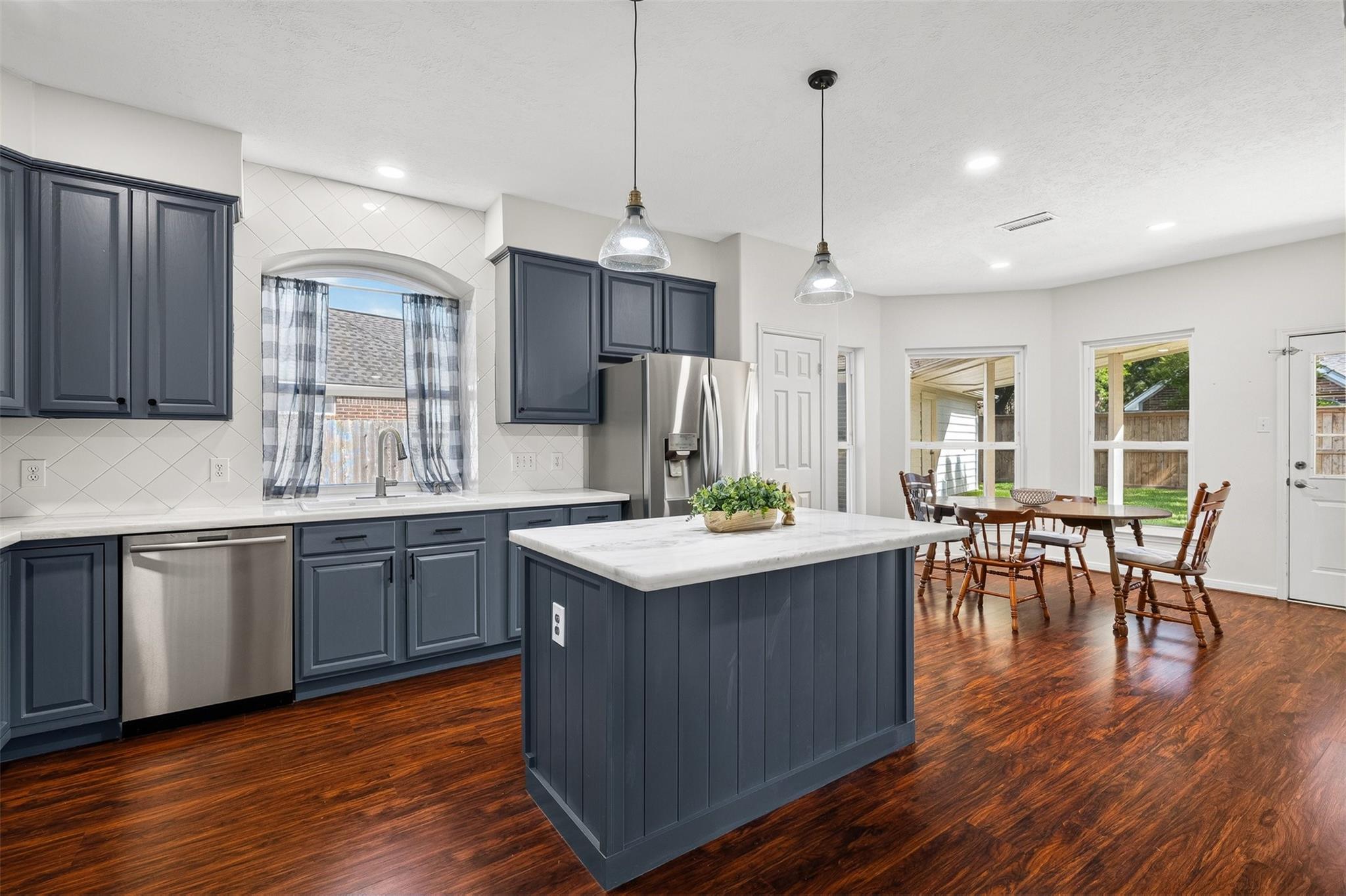 12406 Arrondi Circle
