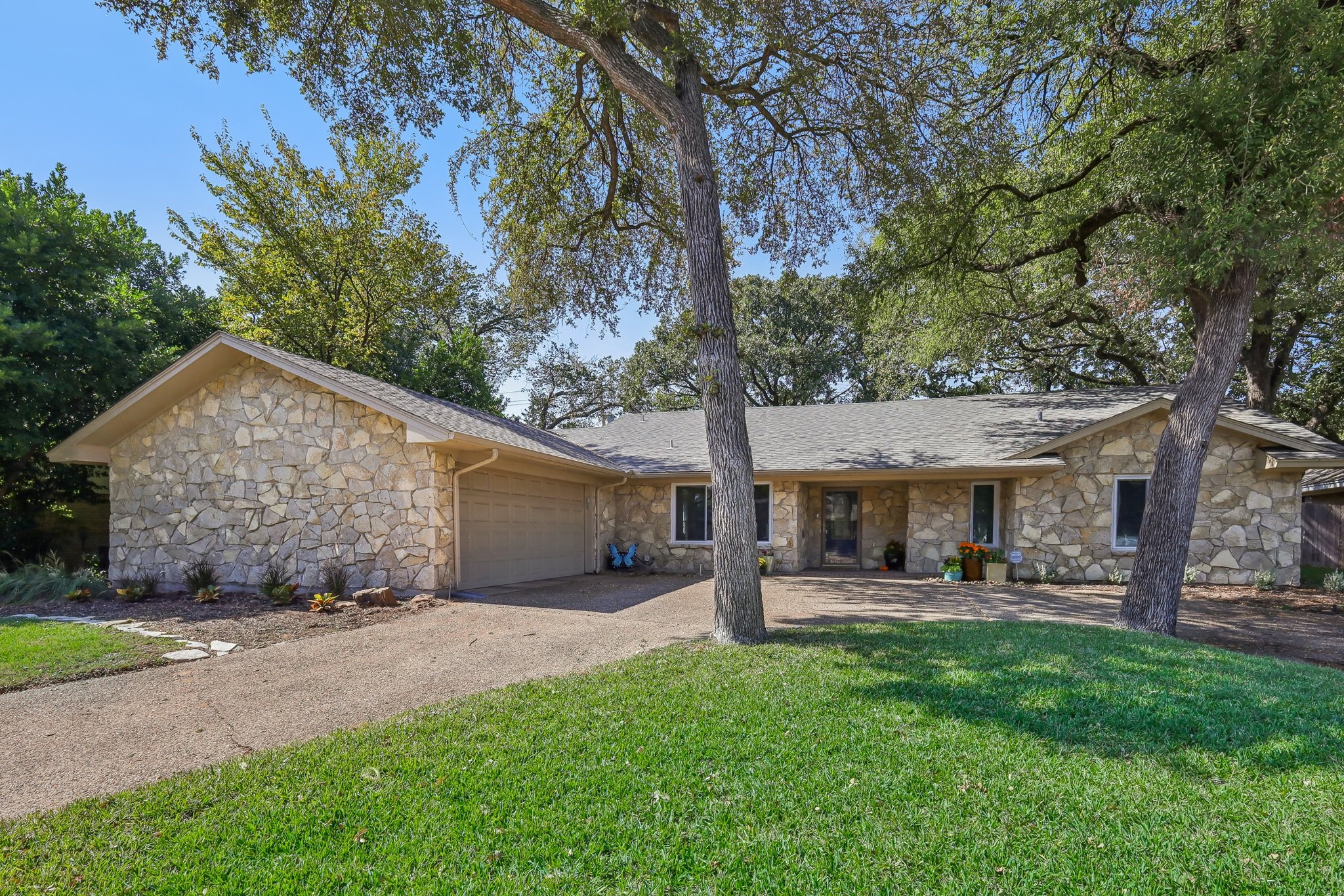 2604 Radcliffe Drive
