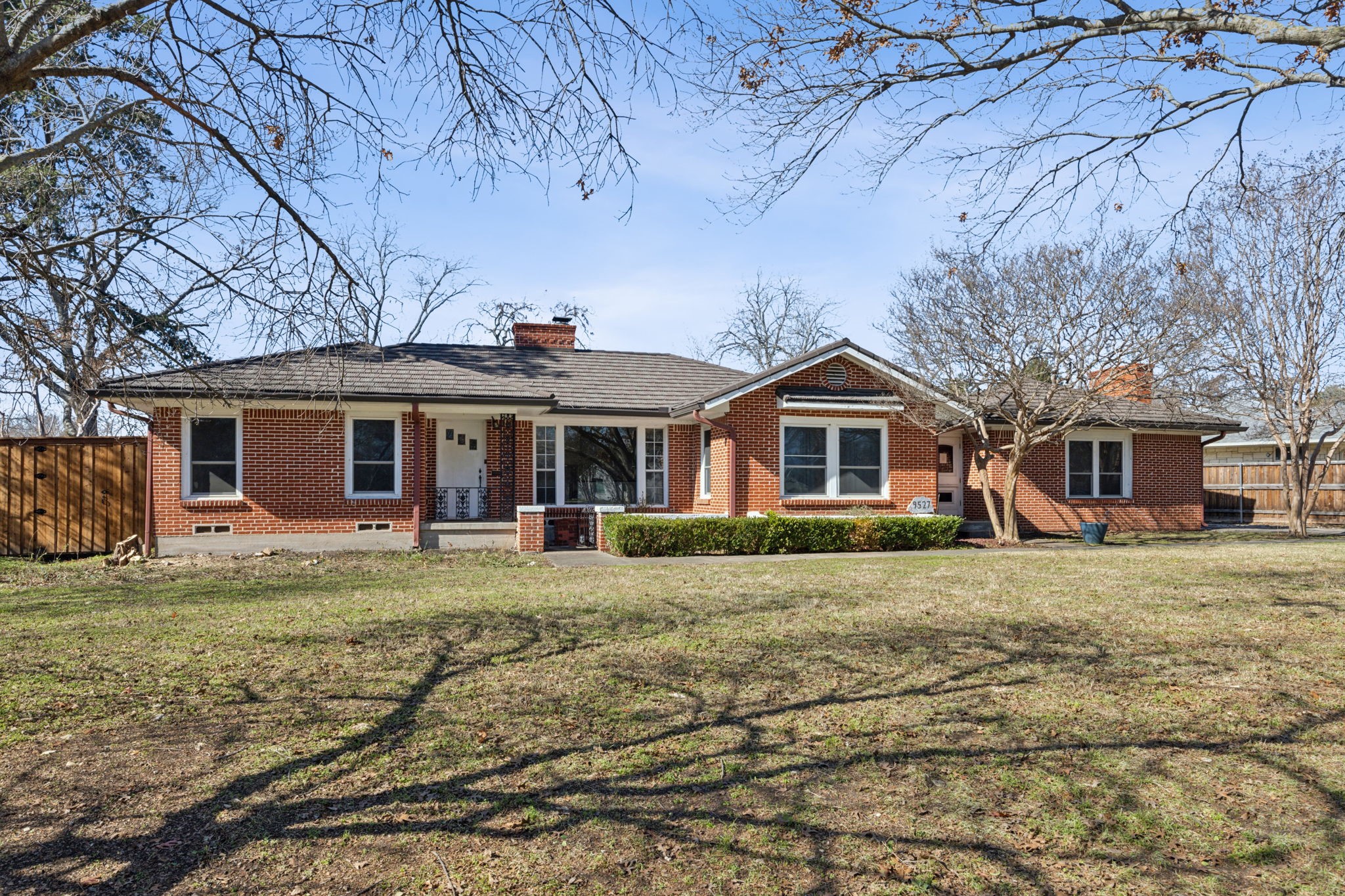 9527 Alta Mira Drive