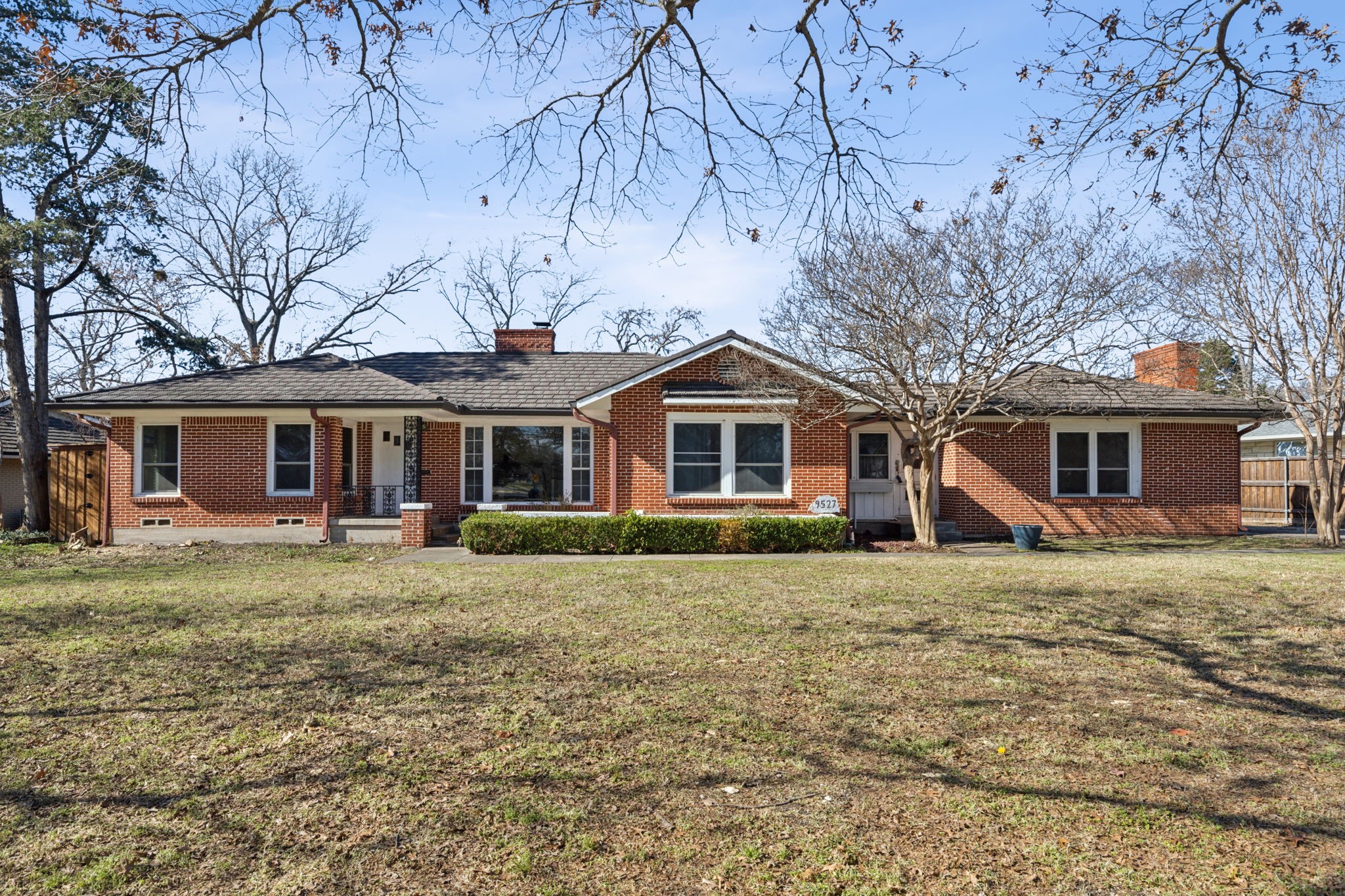 9527 Alta Mira Drive