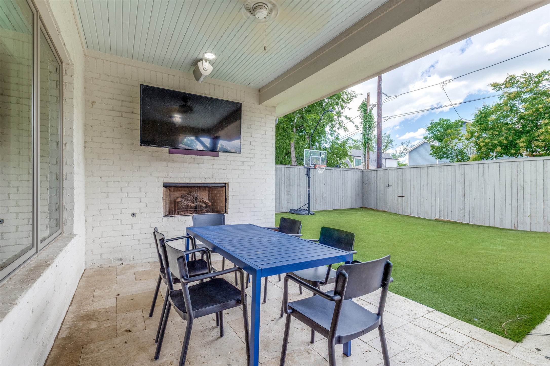3929 Lively Lane