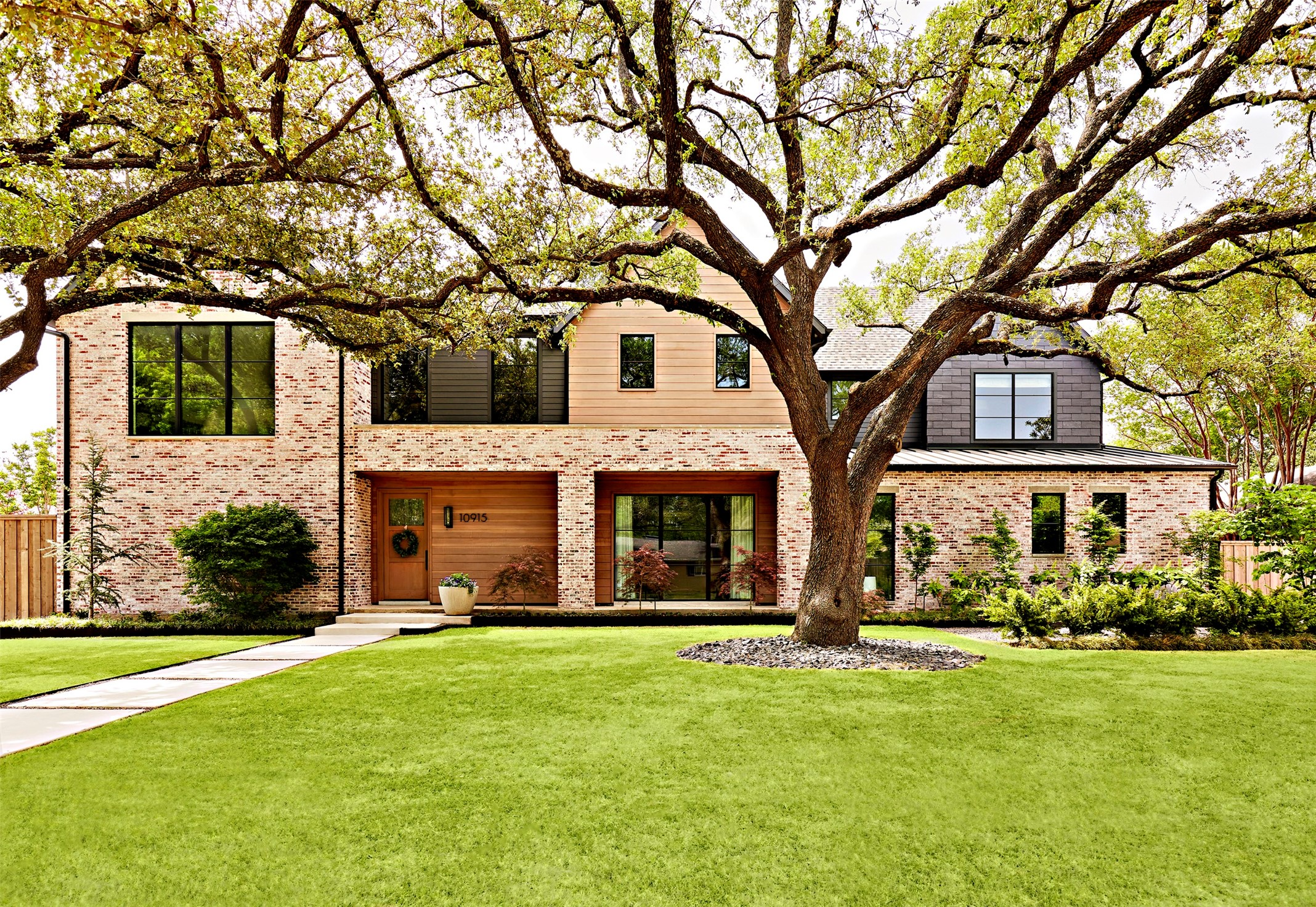 10915 Snow White Drive