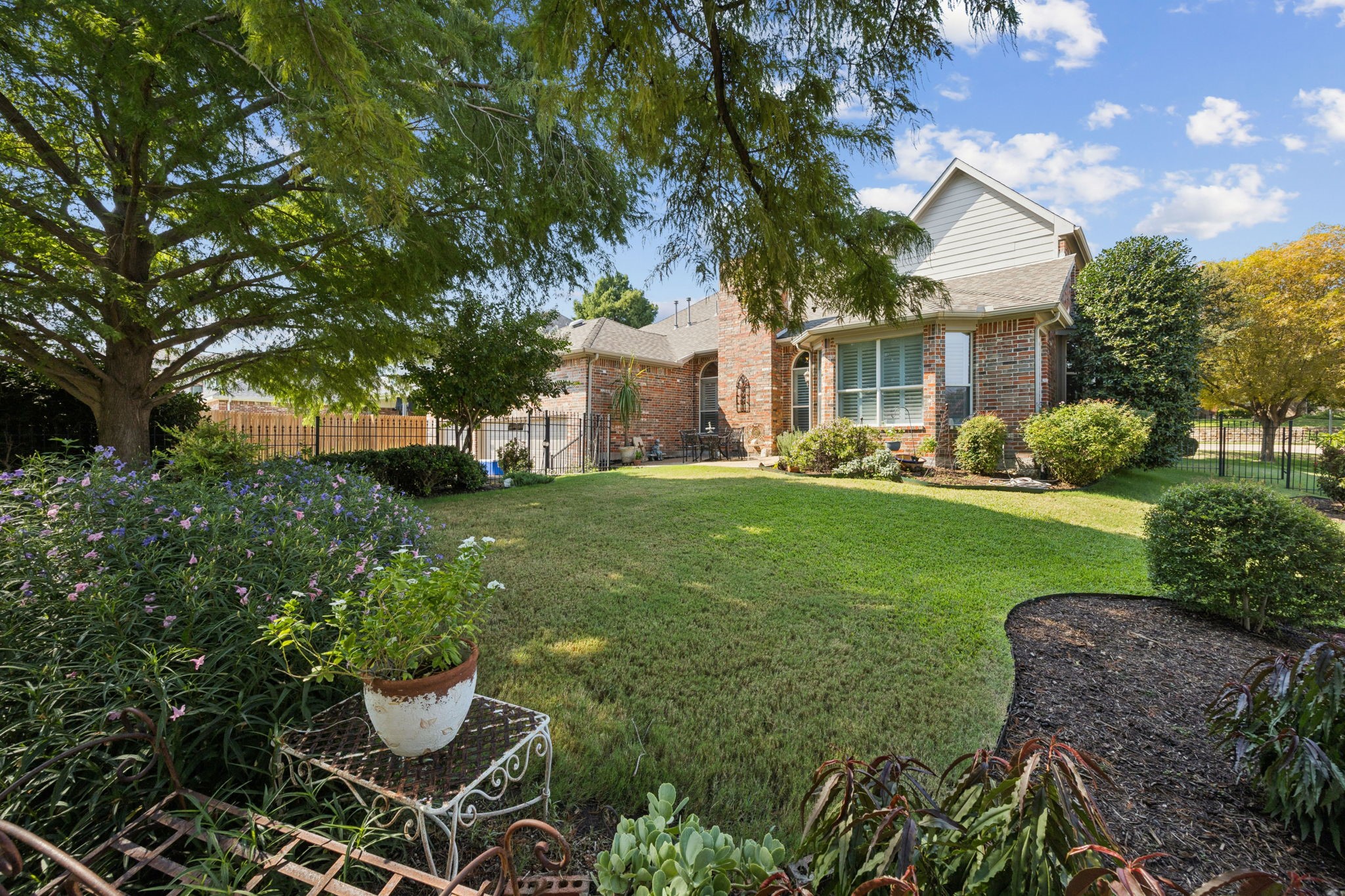 2170 Clubview Drive