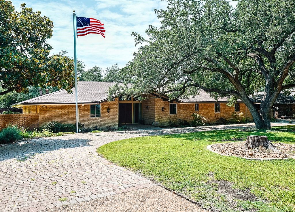 5416 Tanbark Road