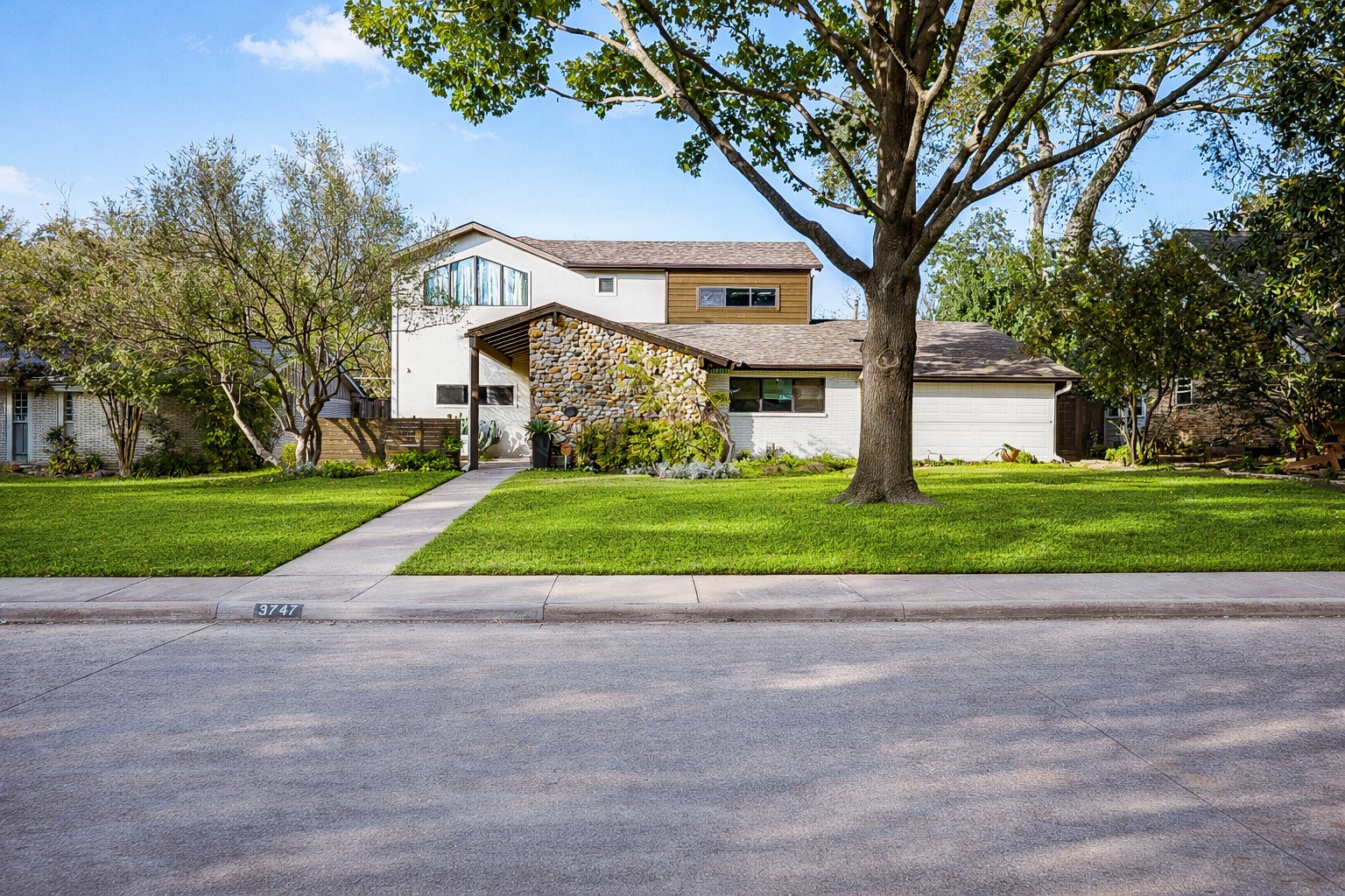 9747 Broken Bow Road