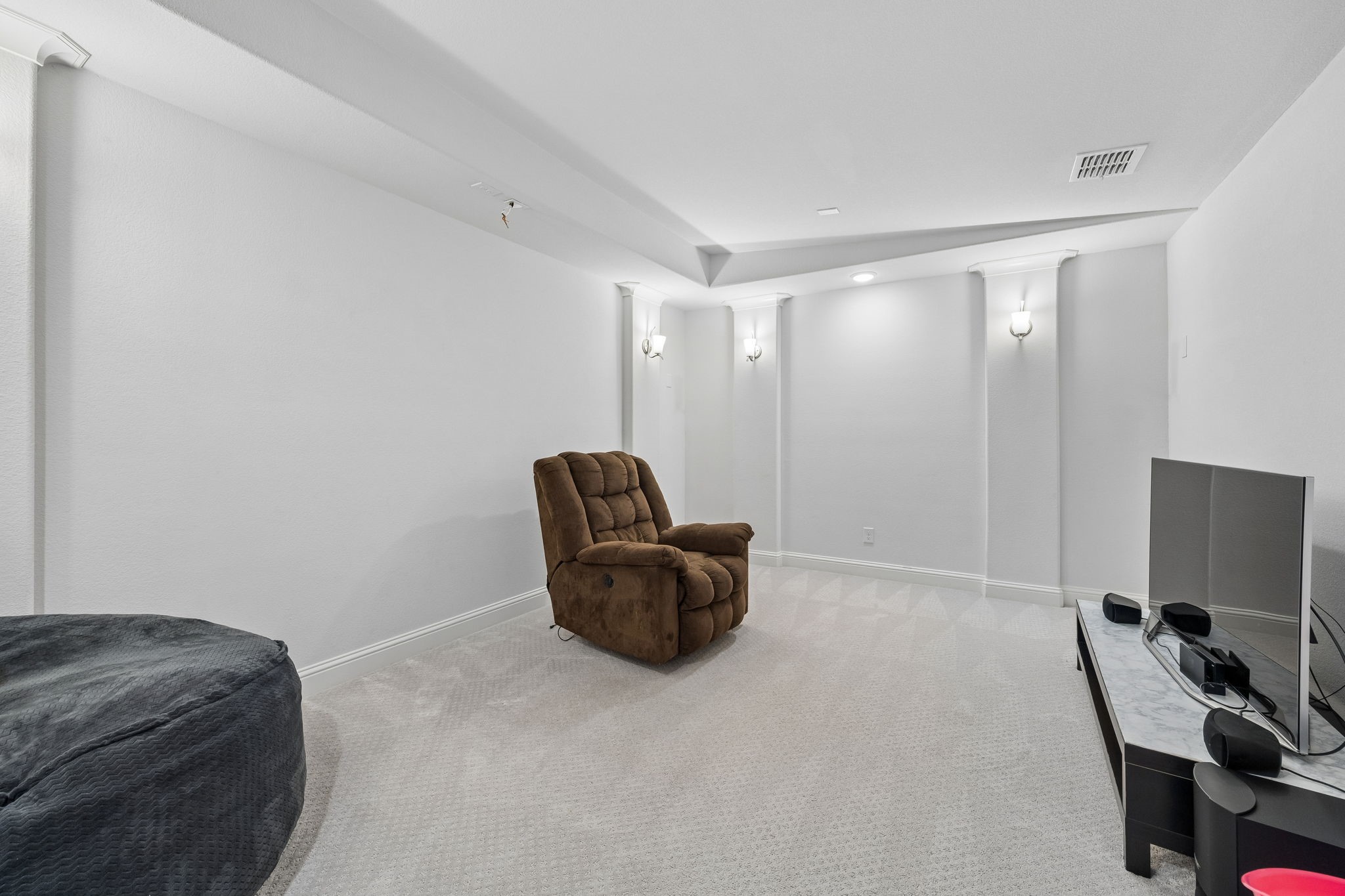 7826 Uxbridge Drive