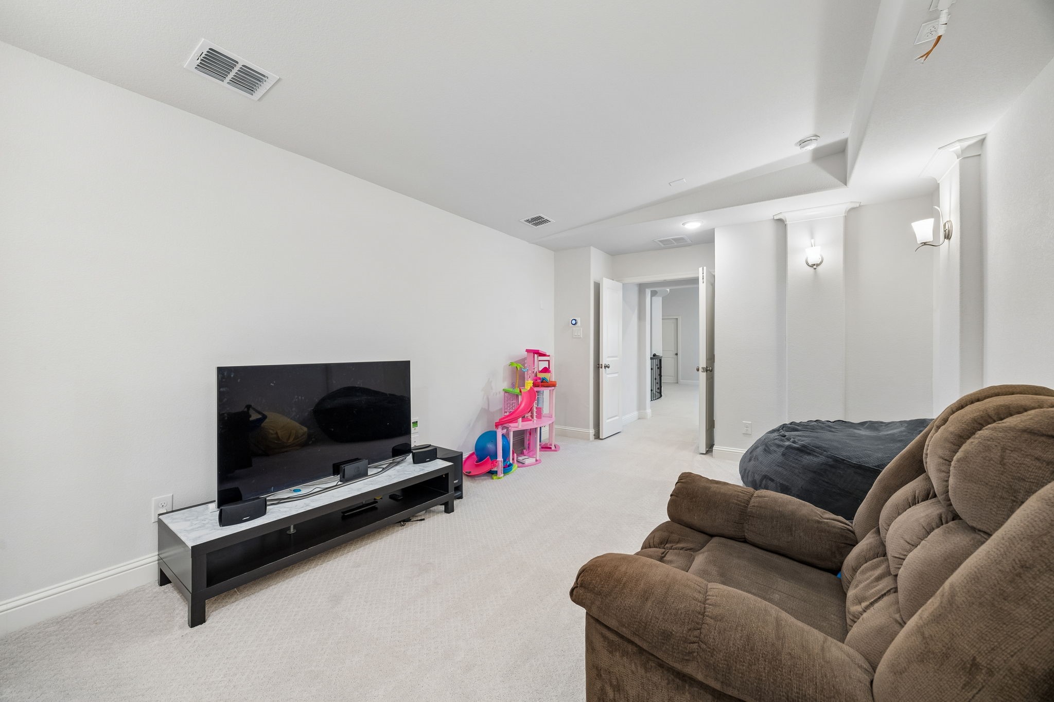 7826 Uxbridge Drive