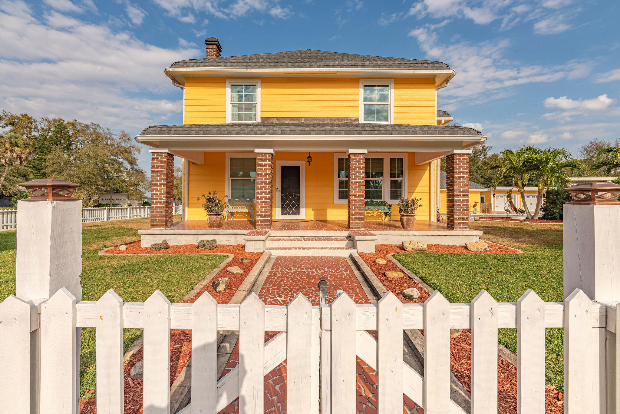 1716 Manor Drive