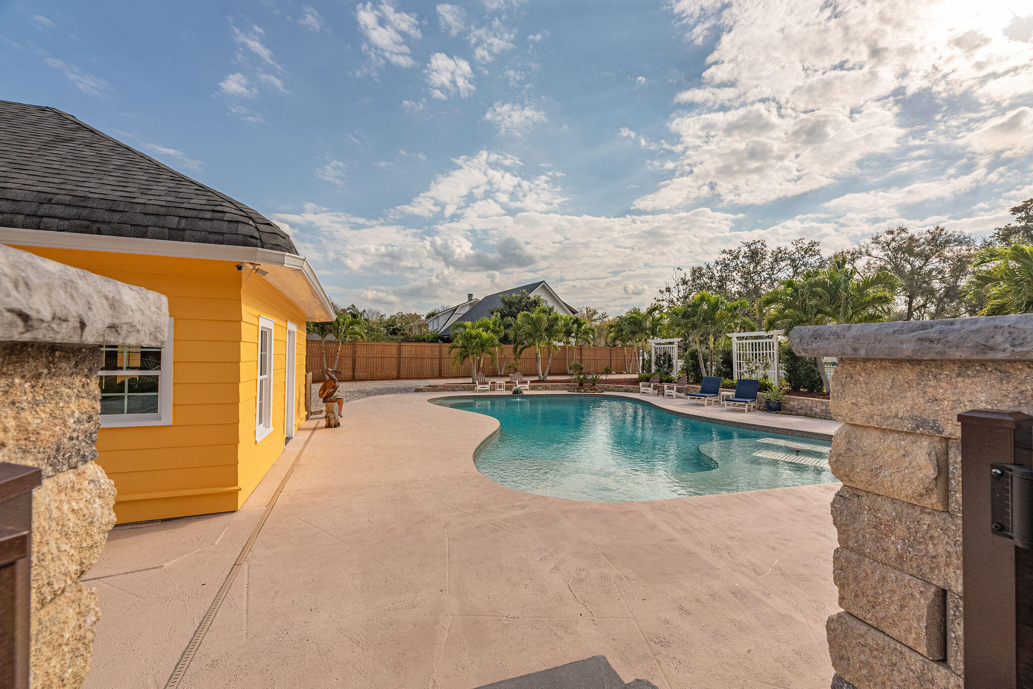 1716 Manor Drive