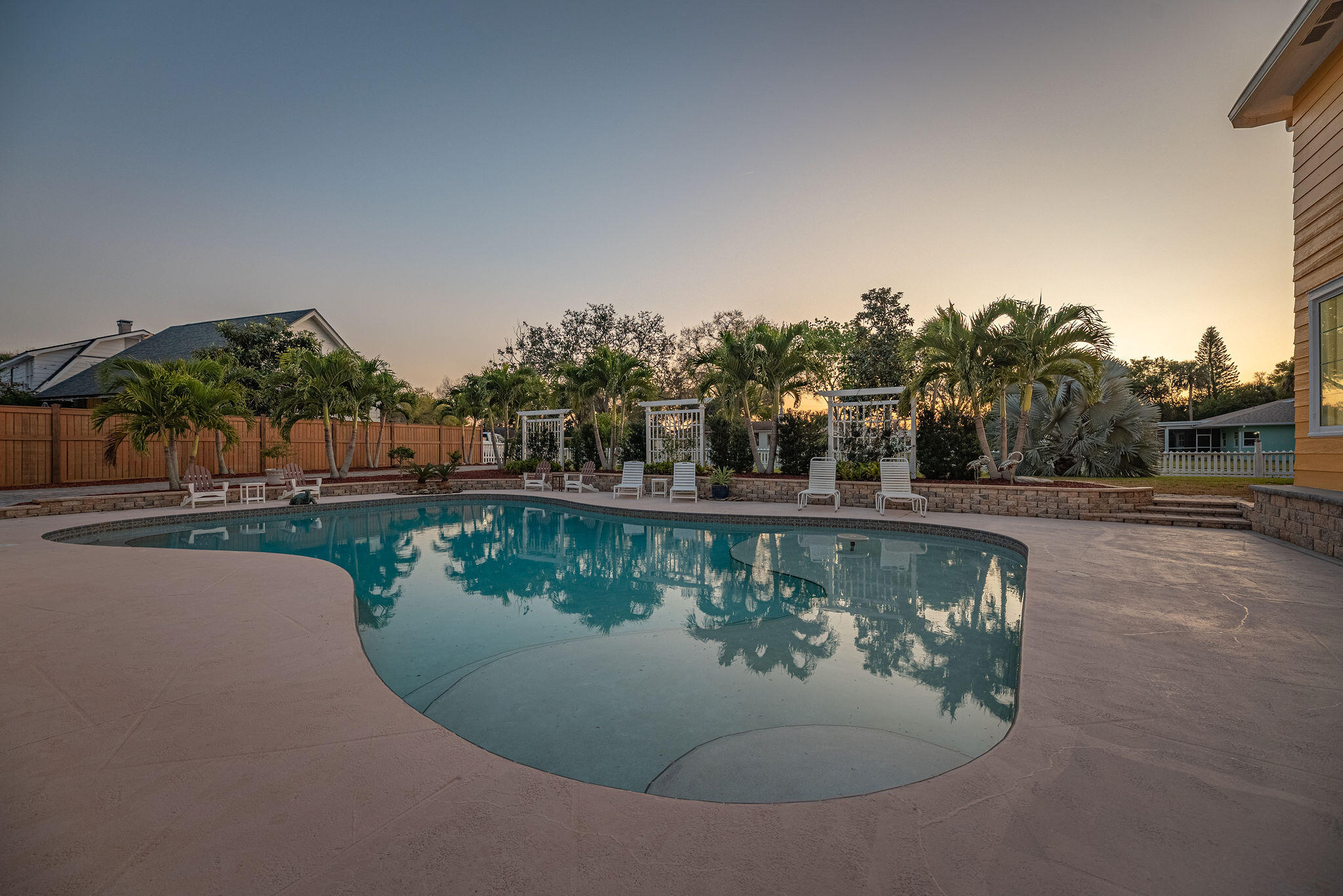1716 Manor Drive